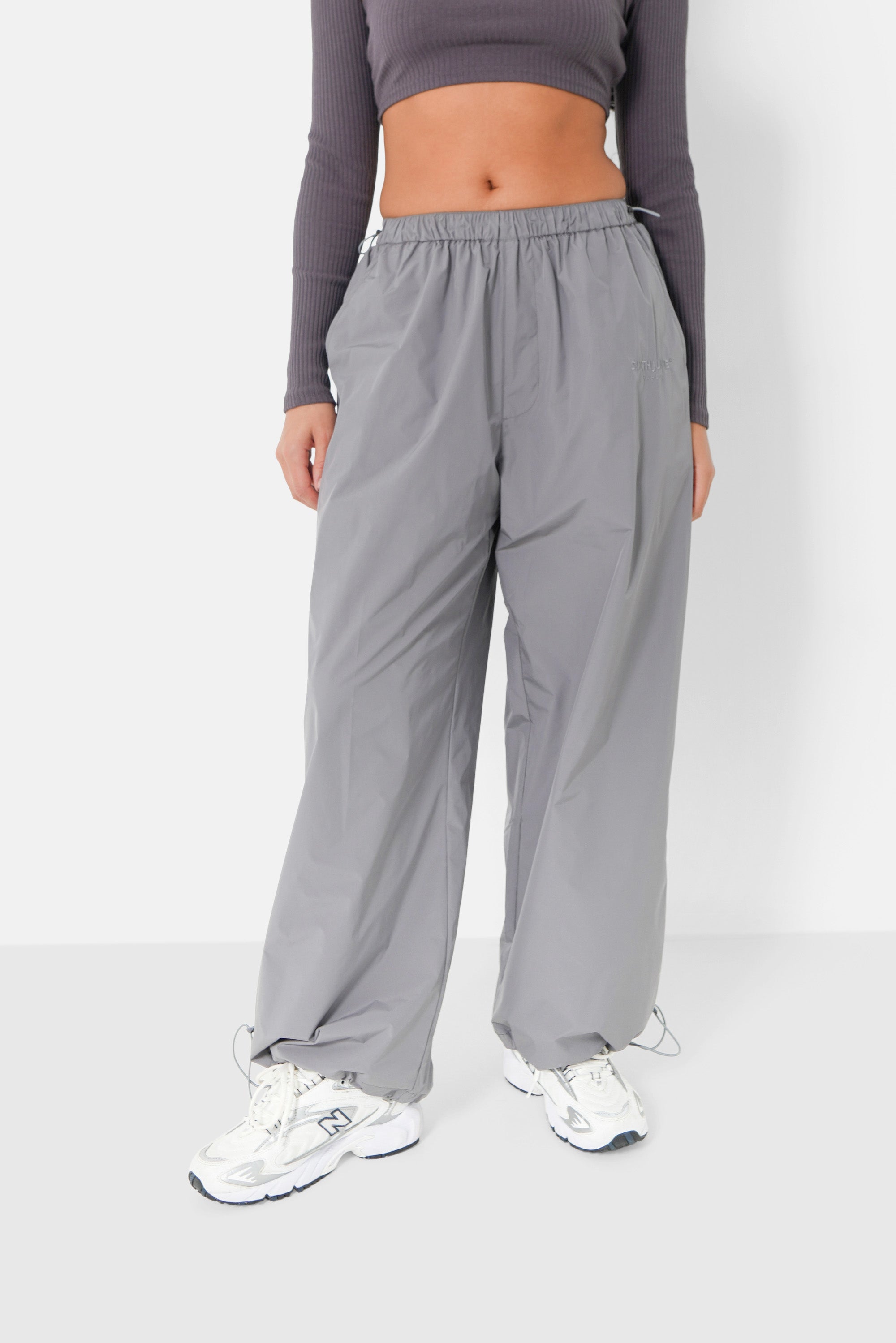 Embroidered parachute pants Grey