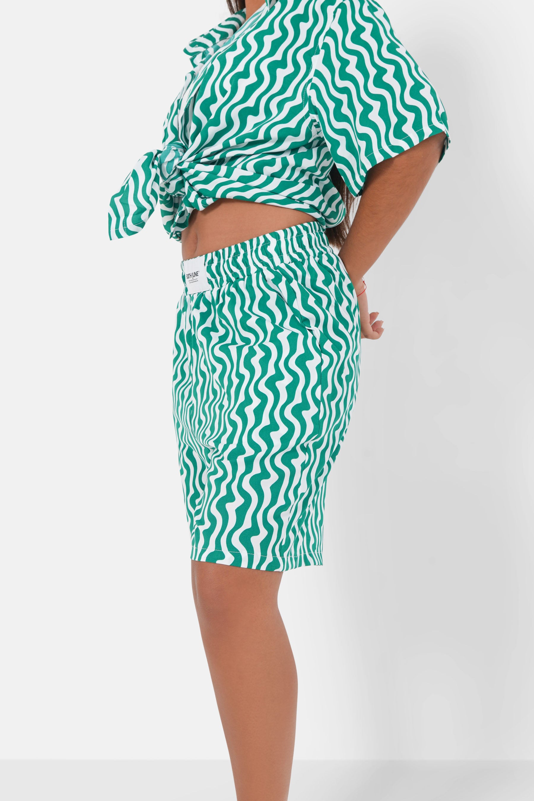 Psychedelic shorts Green