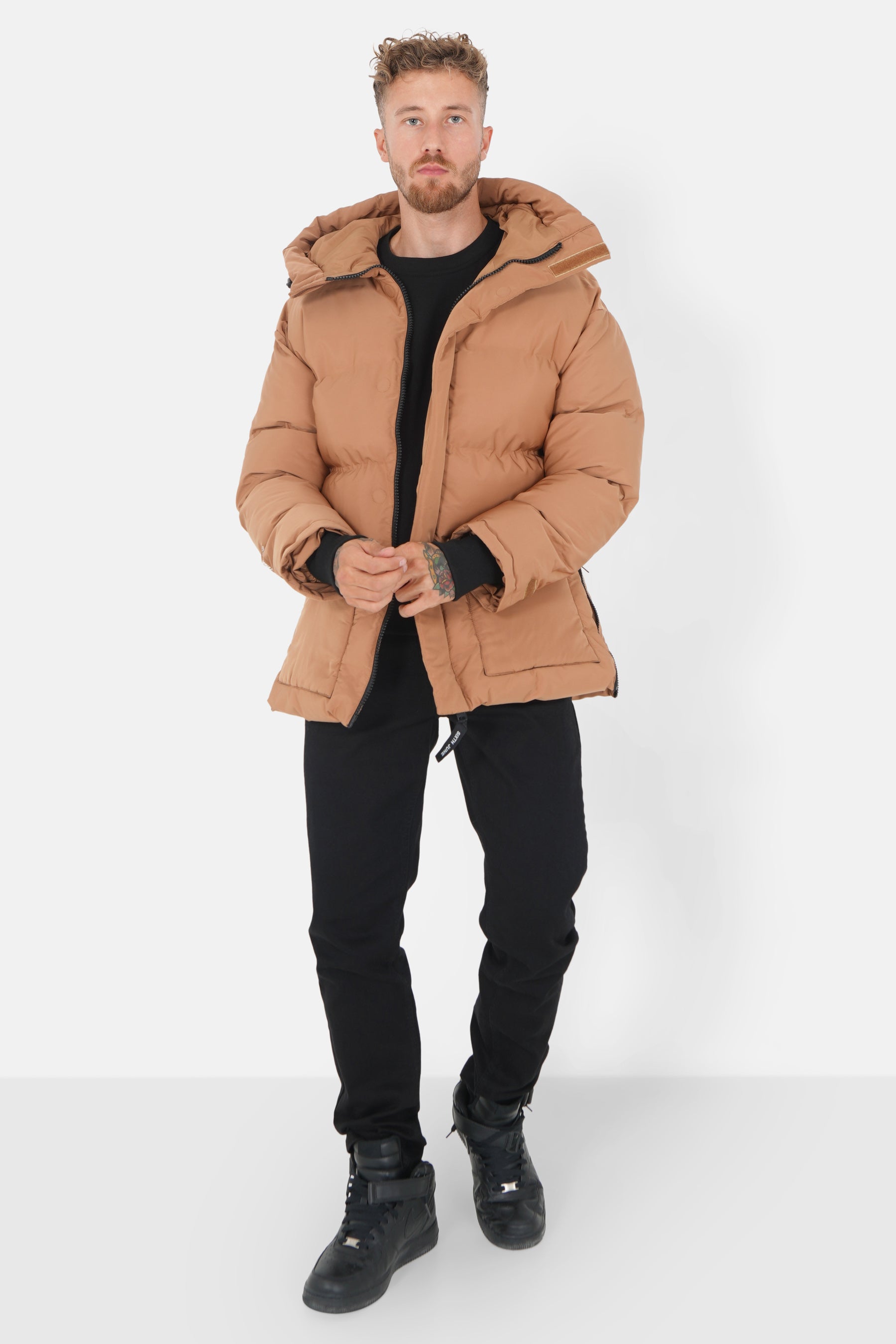 Details short down jacket beige