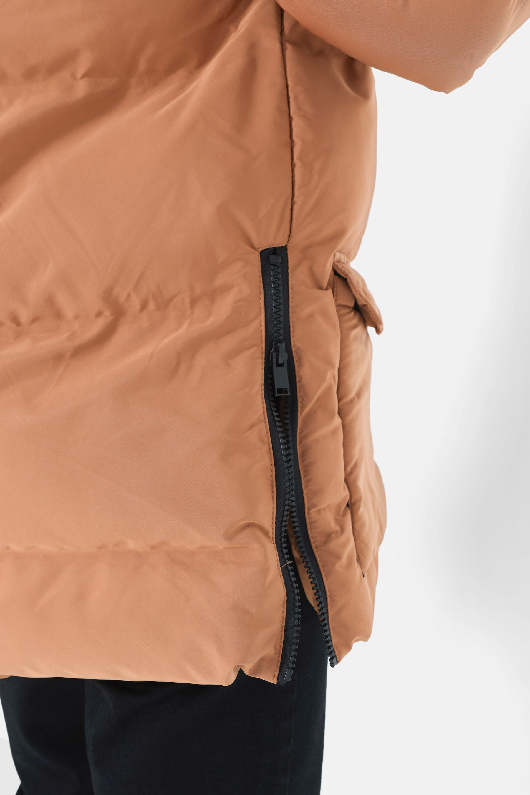 Details short down jacket beige