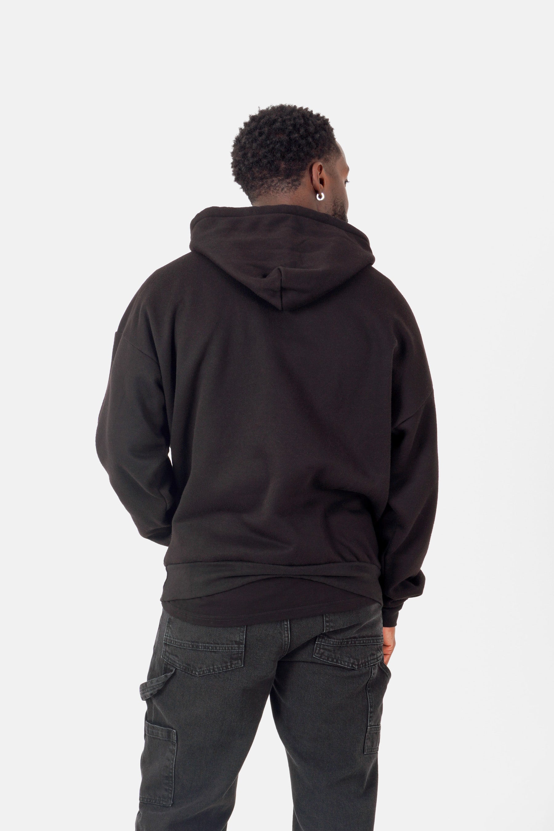 Fleece-Kapuzenpullover mit besticktem Herz. Schwarz