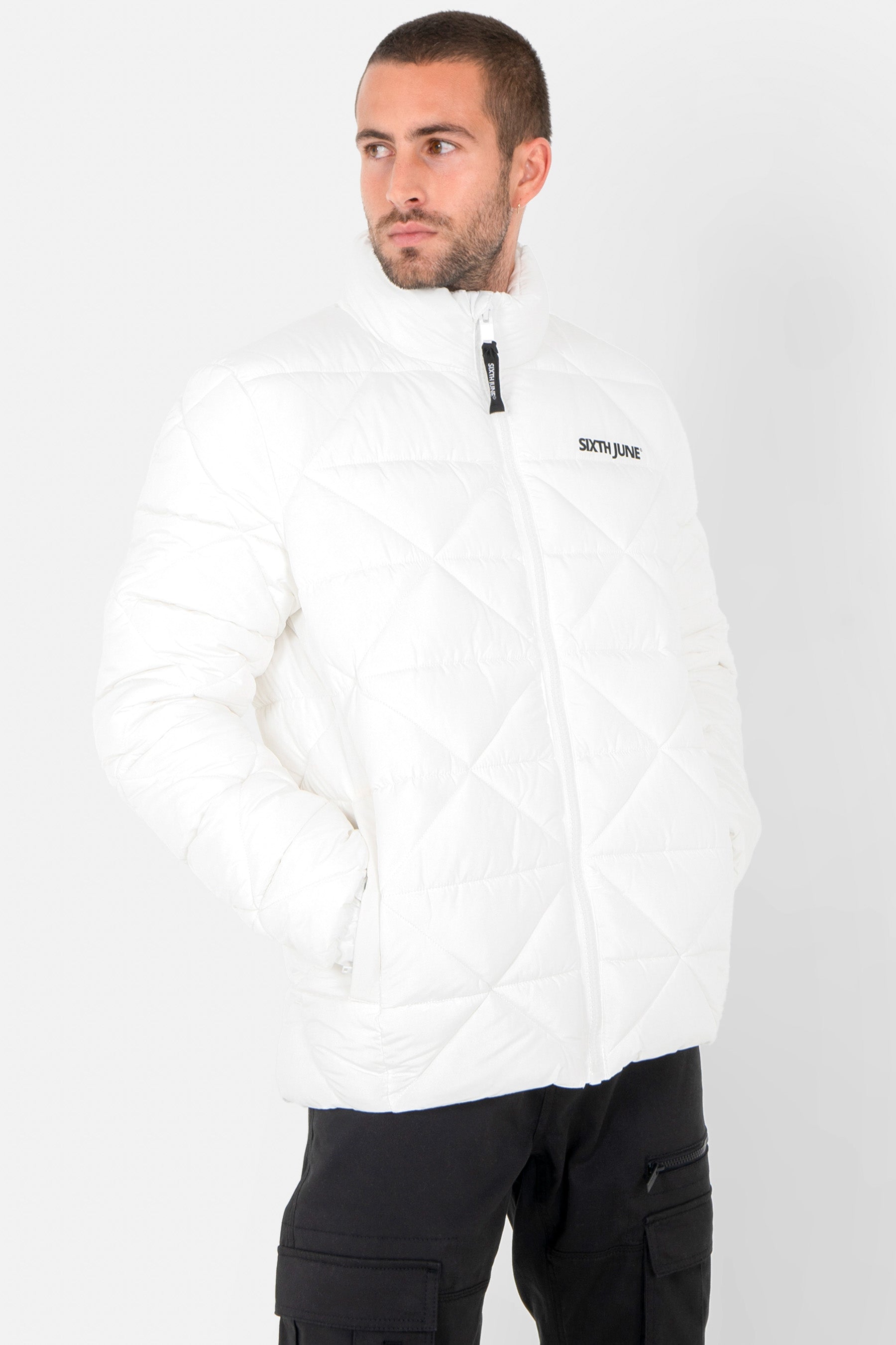 Triangular padding short down jacket White