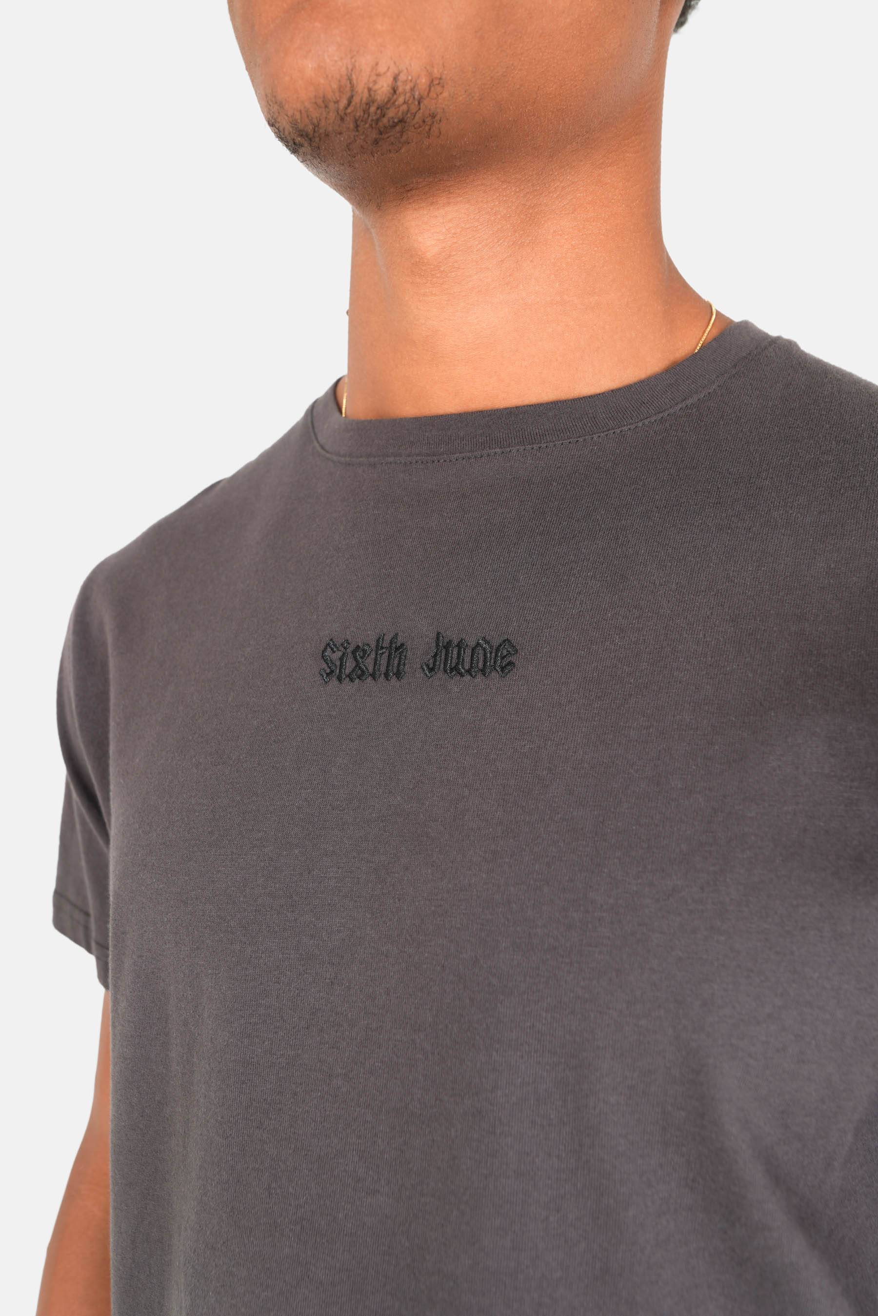 Quote embroidery t-shirt Dark grey
