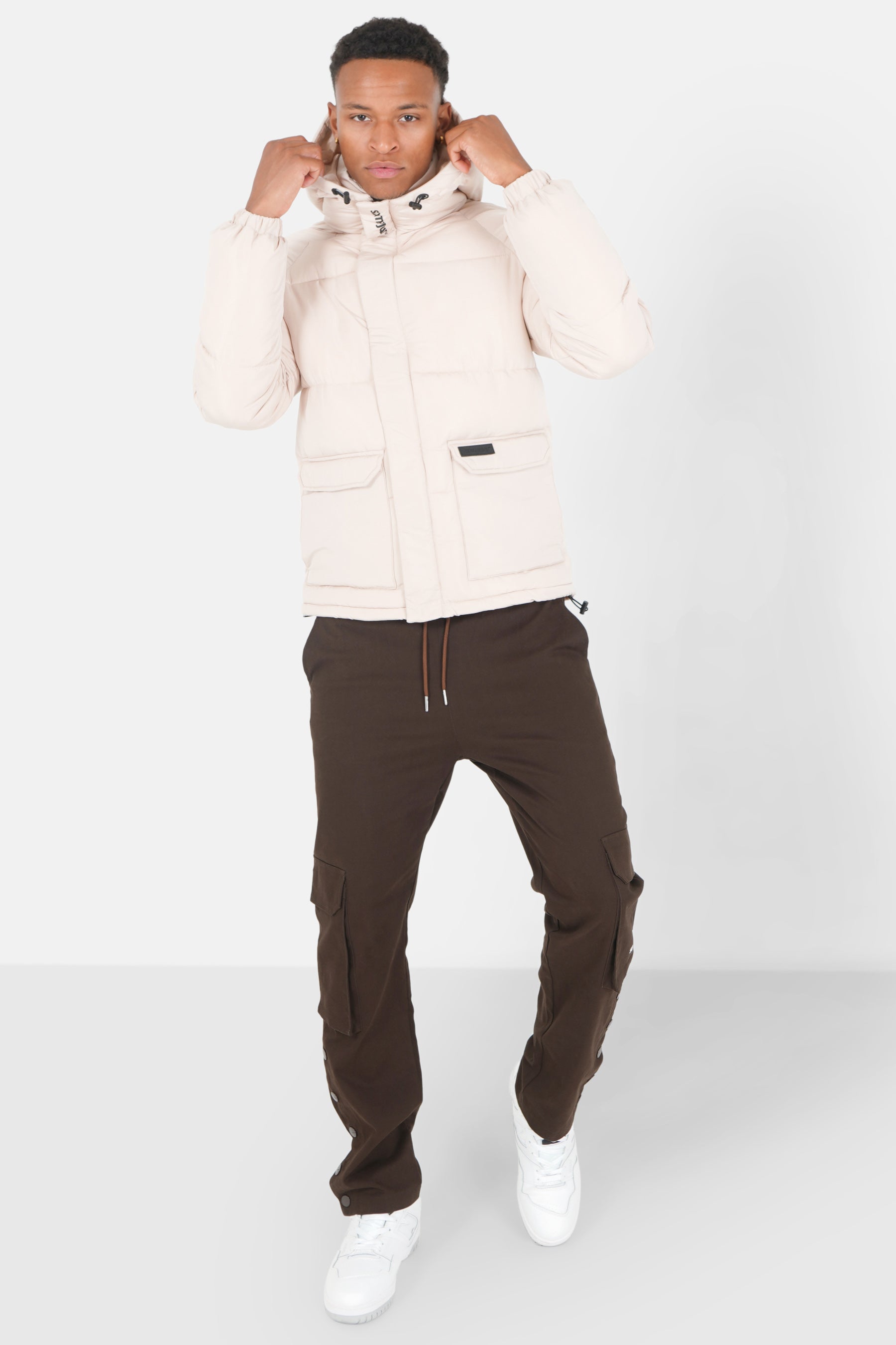 Pantalon cargo boutons chevilles Marron