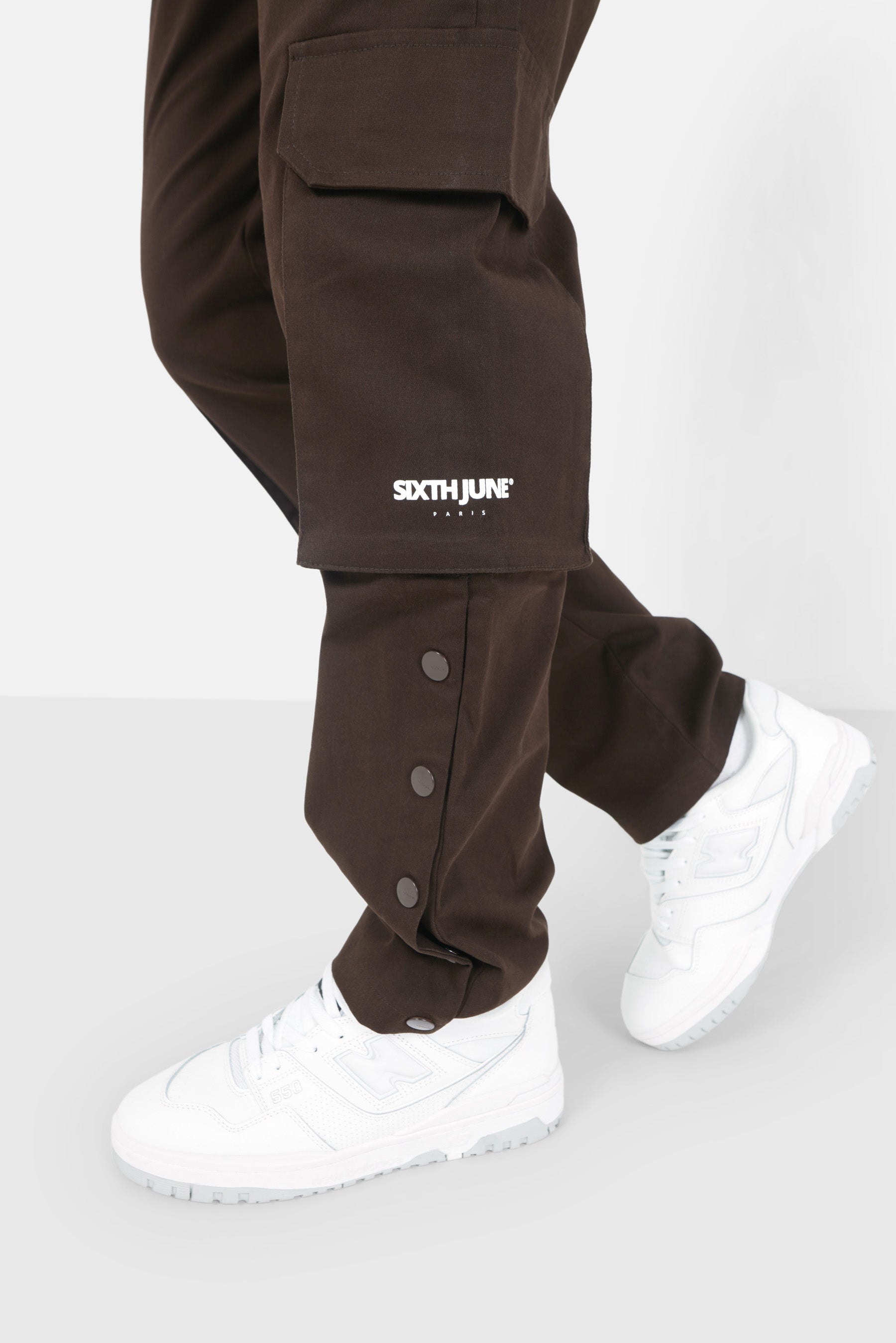 Pantalon cargo boutons chevilles Marron