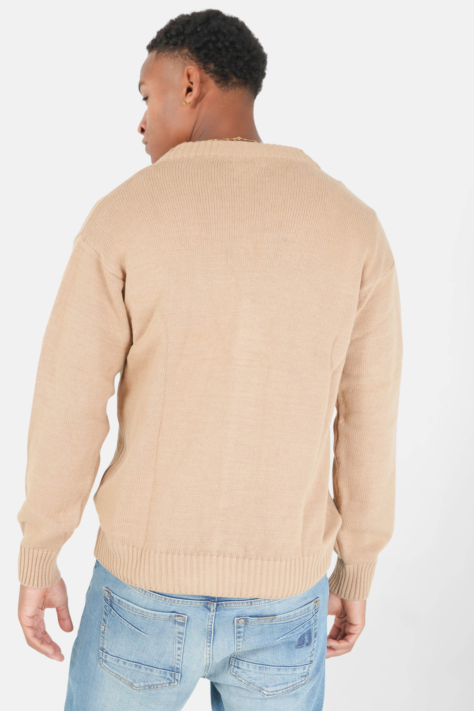 Strickjacke mit besticktem Herzmuster. Dunkelbeige