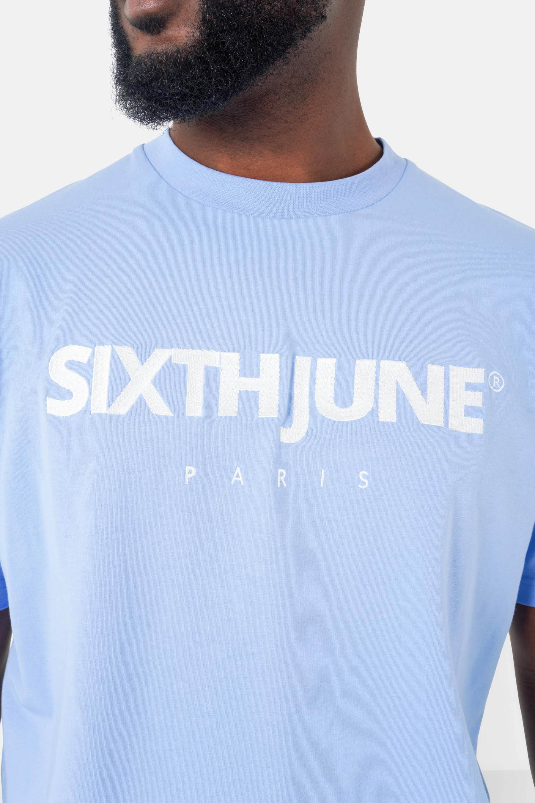 T-Shirt mit aufgesticktem Paris-Logo Hellblau