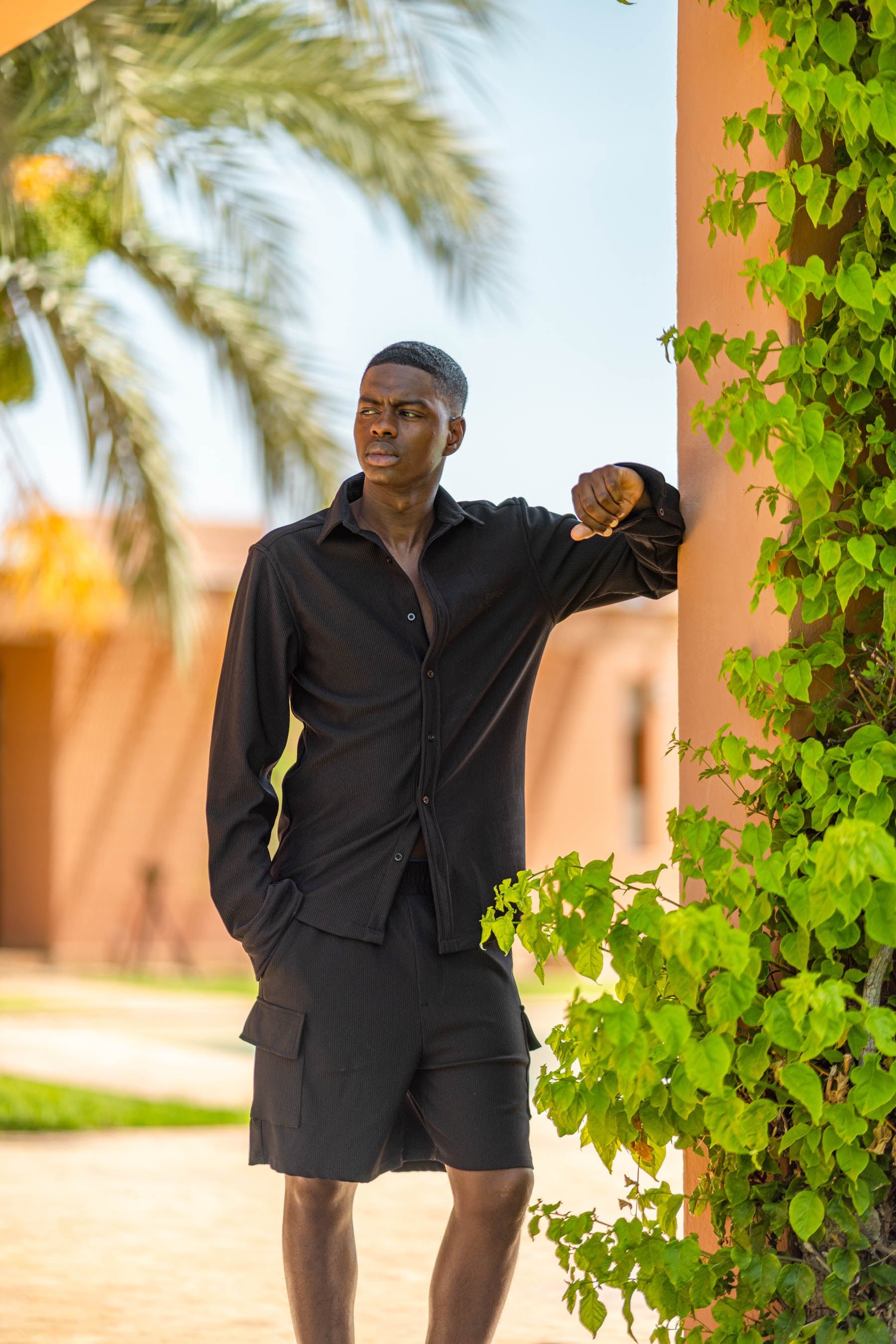 Cargo pockets pleated shorts Black