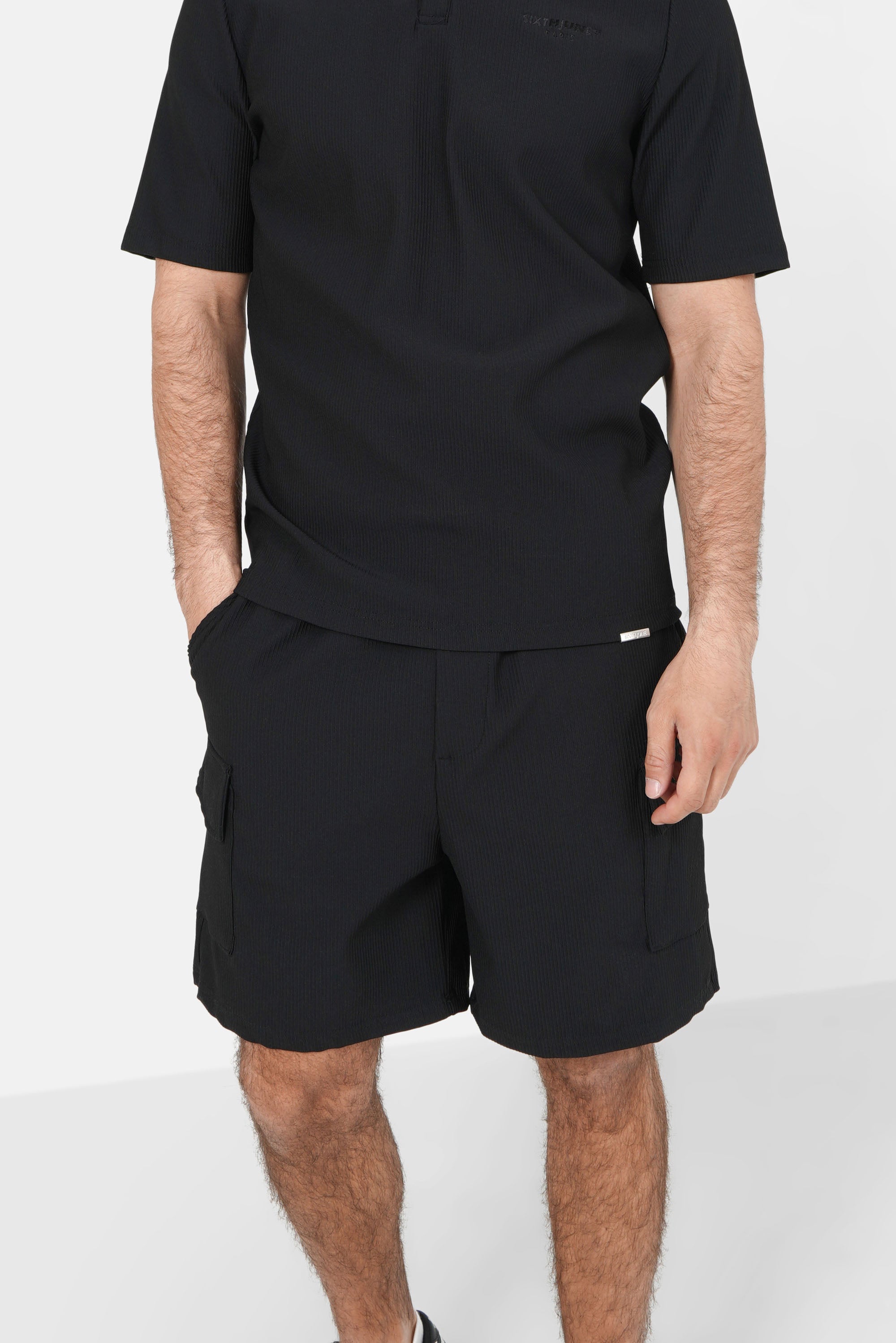 Cargo pockets pleated shorts Black