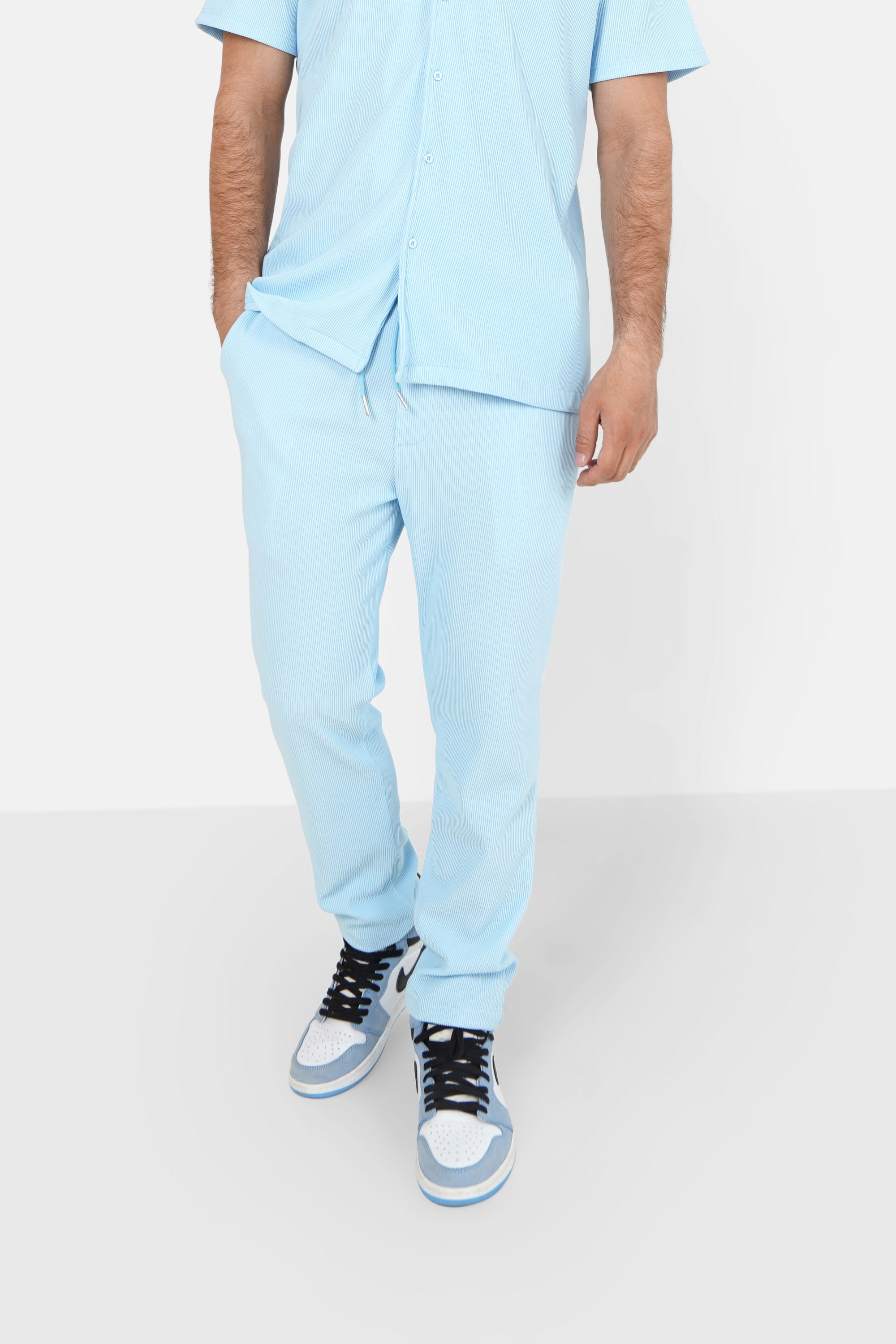 Pleated pants light Blue
