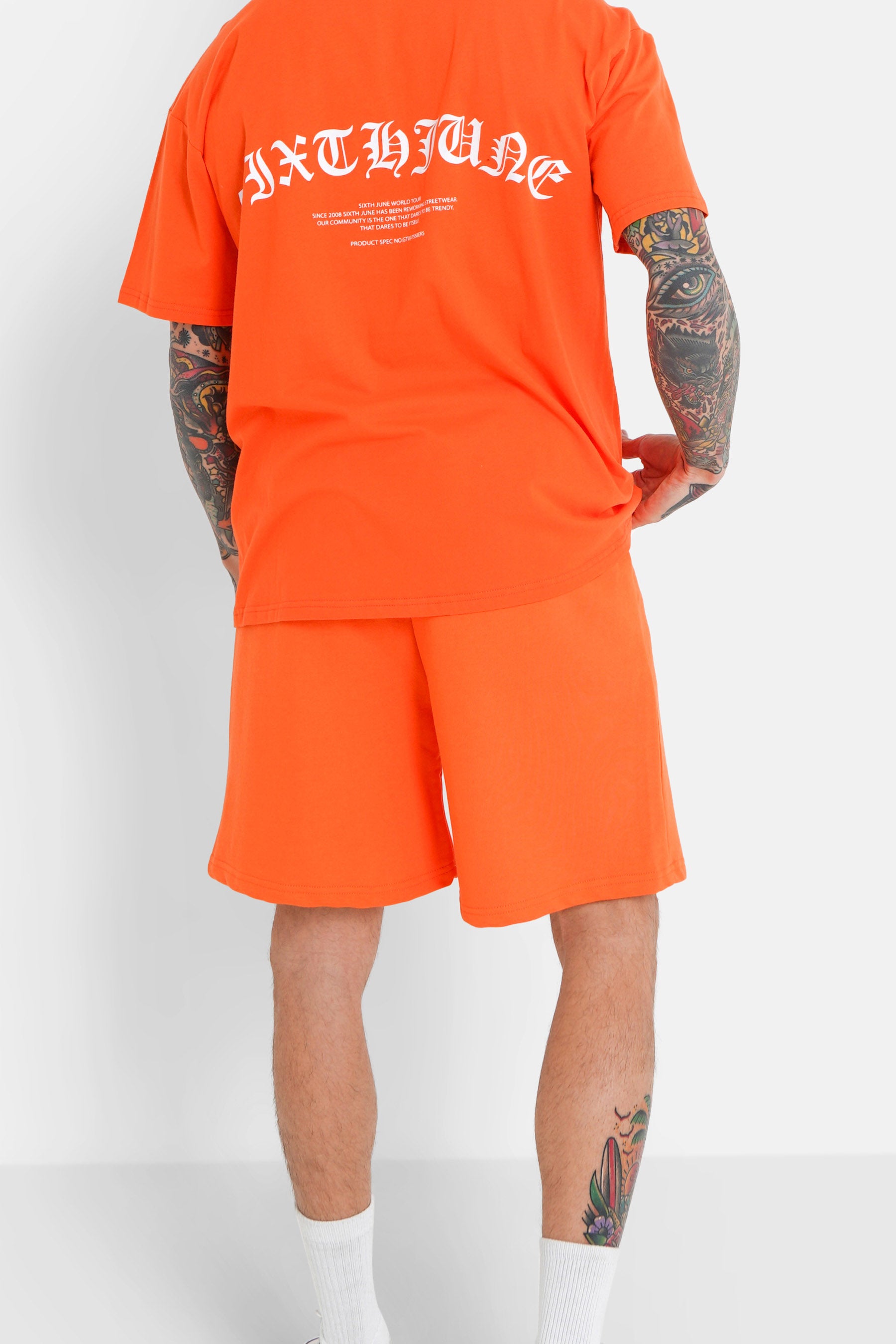 Orangefarbene Gothic-Shorts