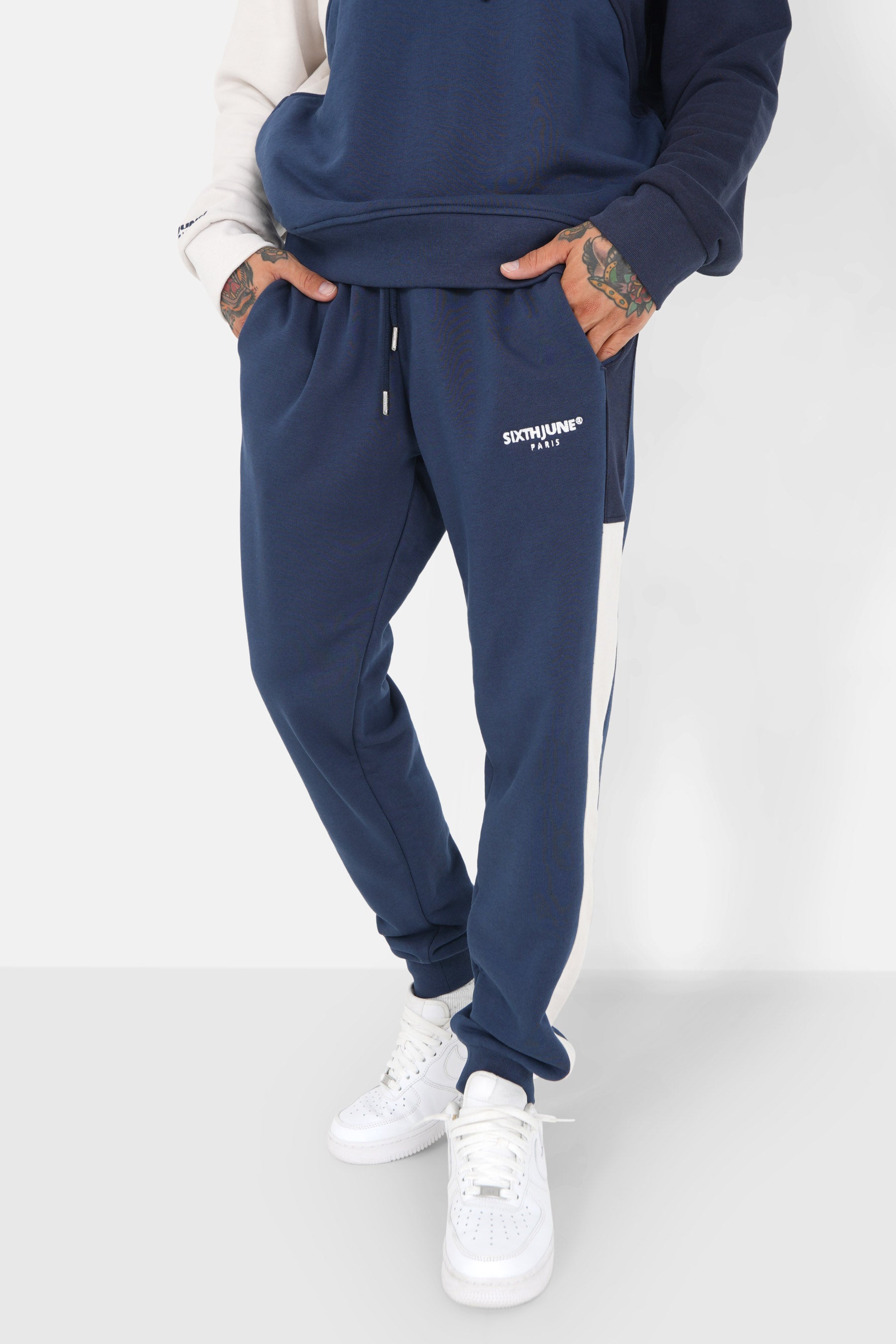 Hose mit dreifarbigem Logo-Patch Dunkelblau