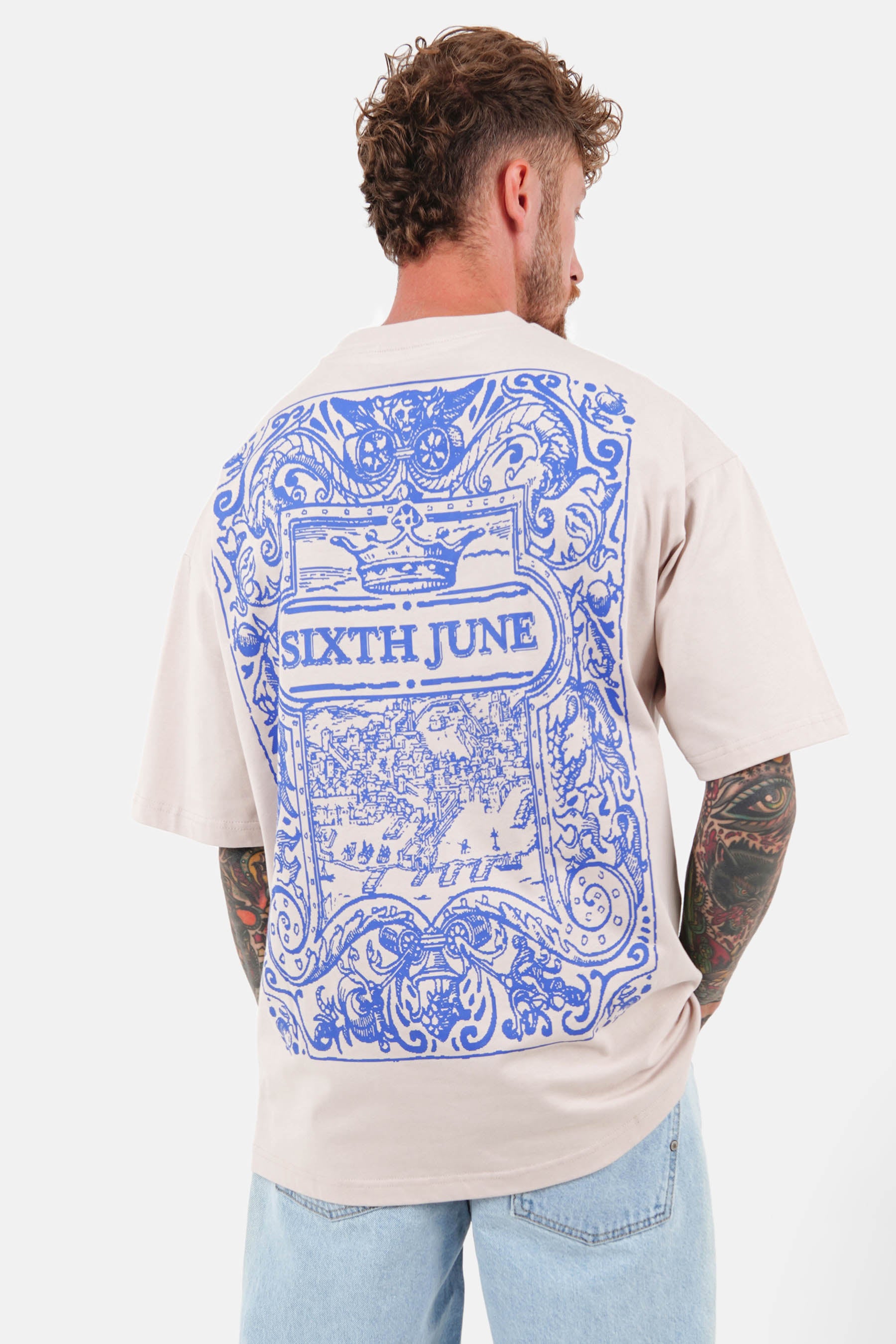 Beigefarbenes T-Shirt mit Azulejo-Muster
