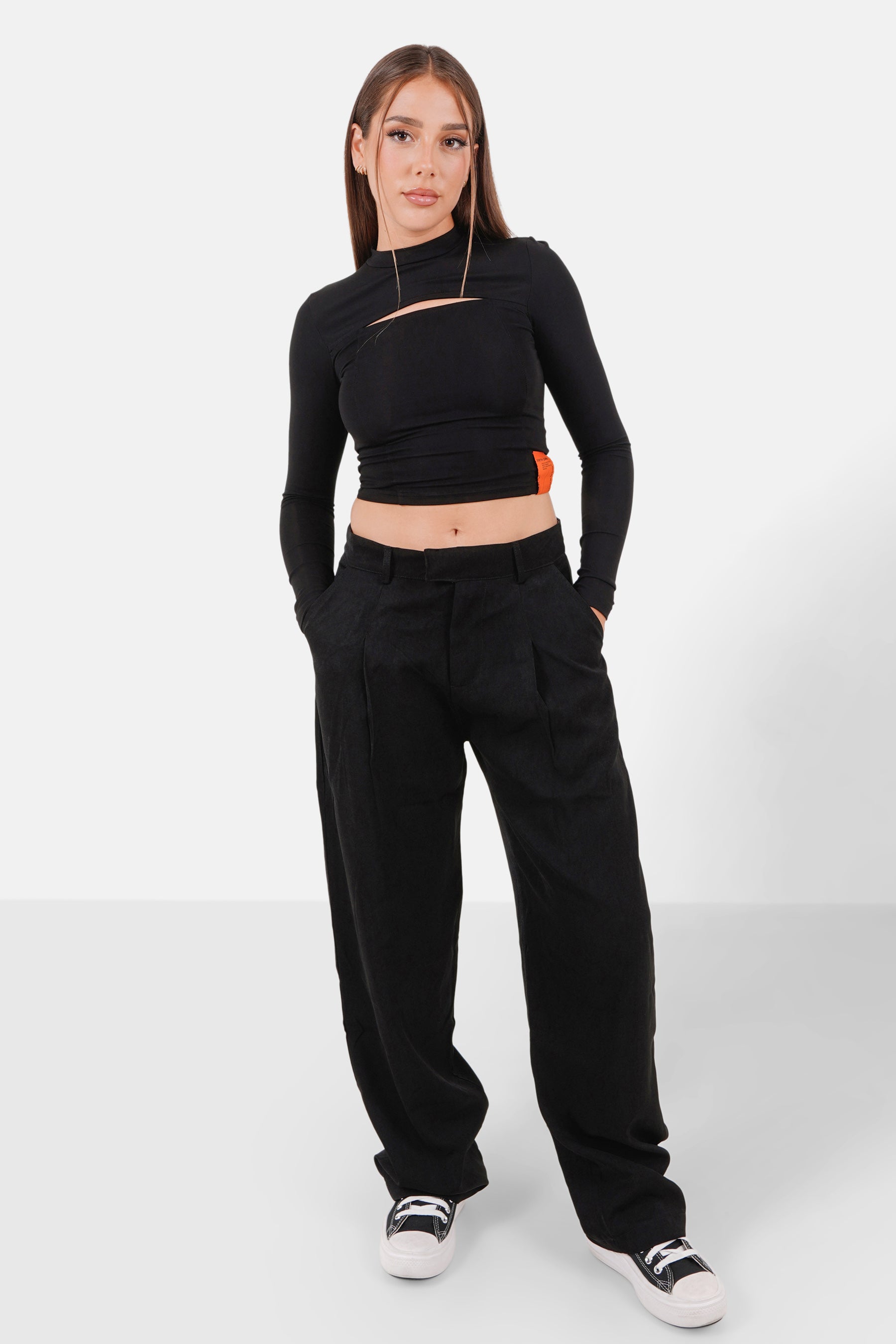 Sexy opening cropped top black