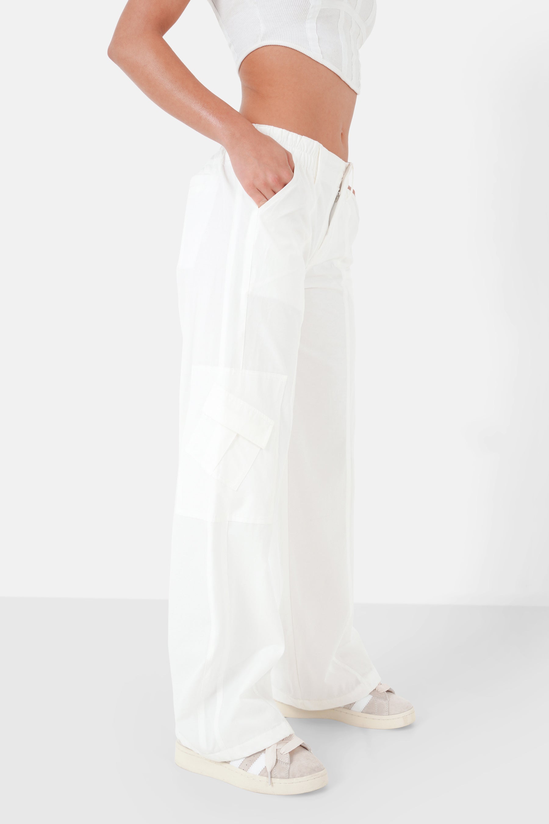 Fluid lined cargo pants White