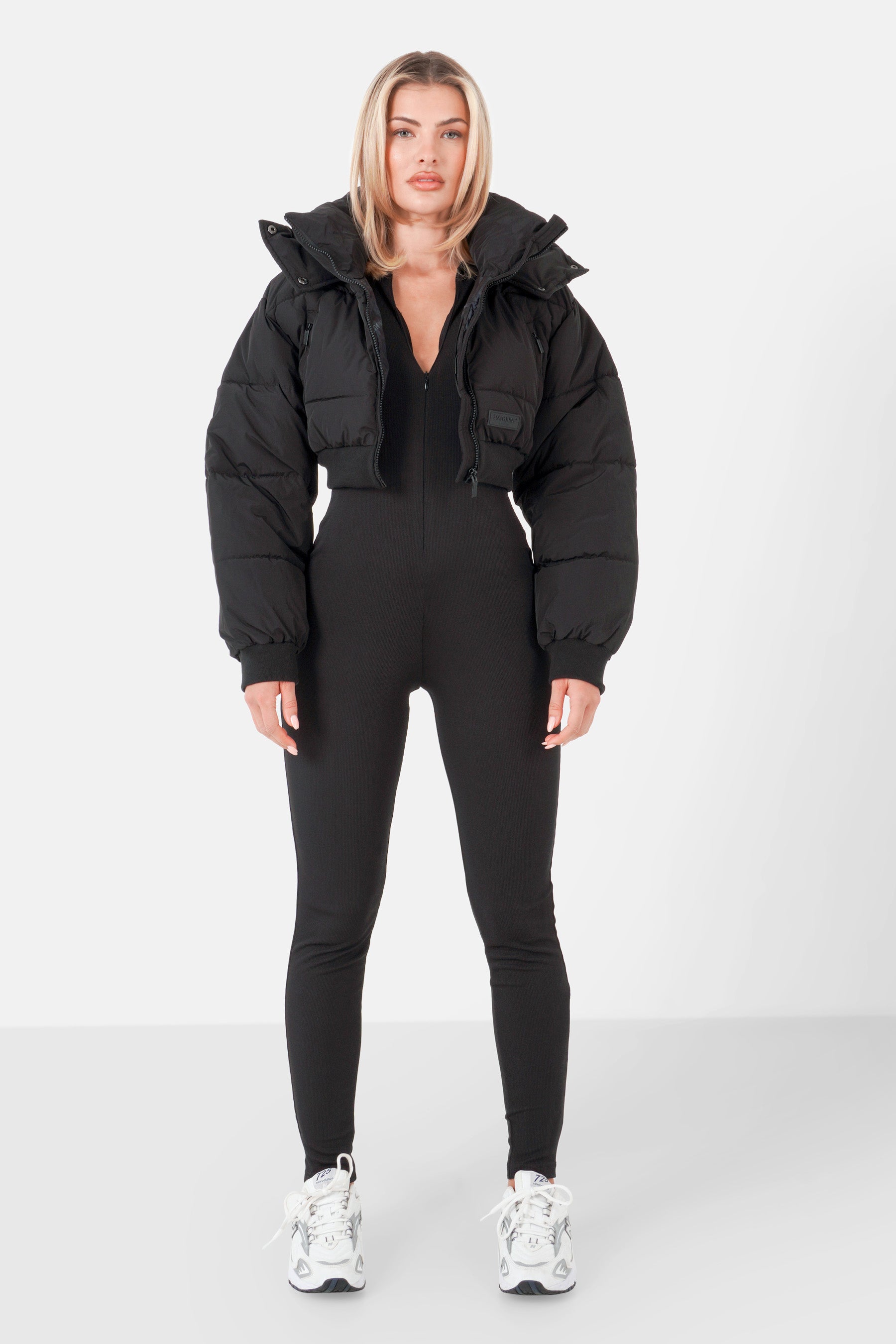 Short puffer jacket w/ ribbed