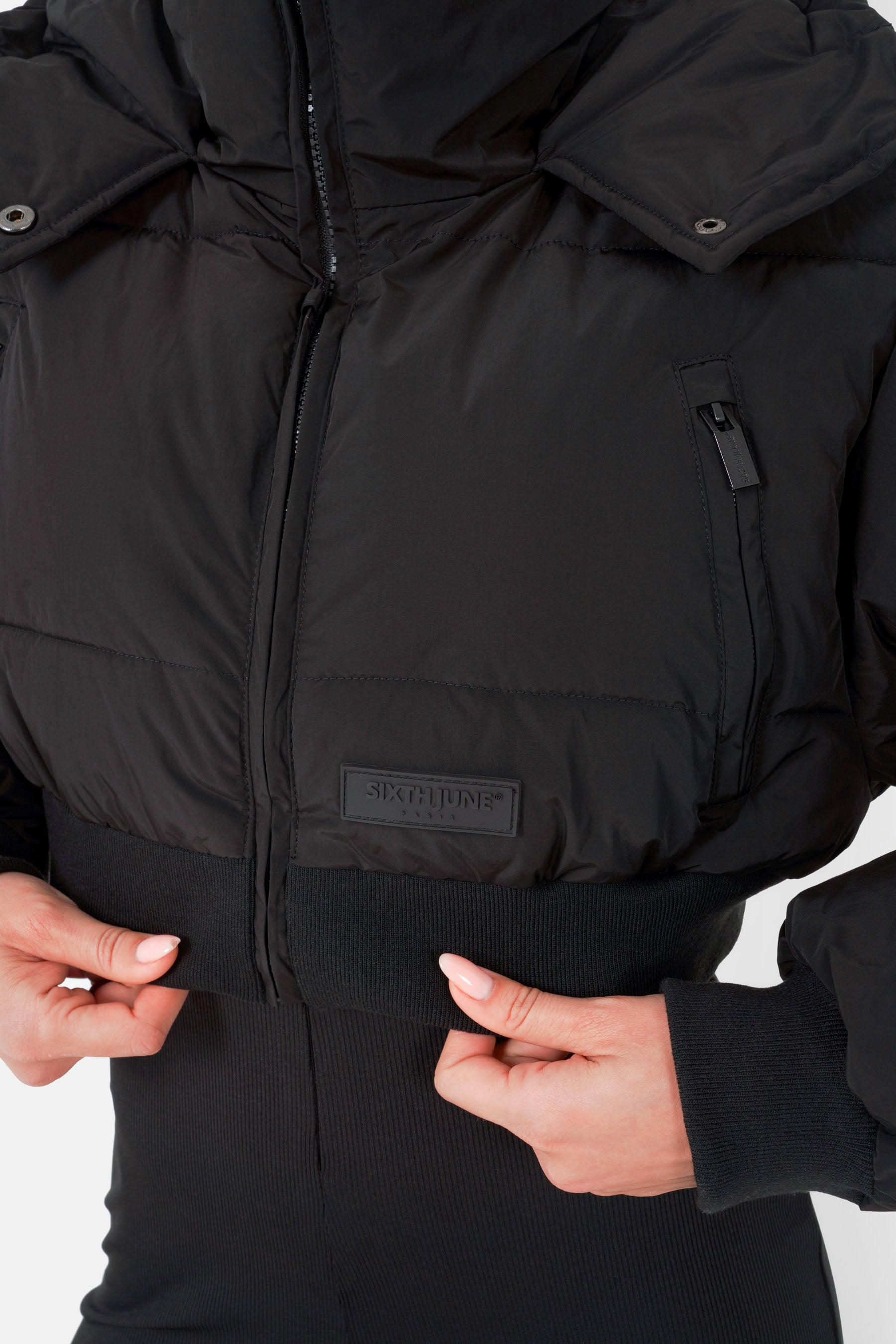 Short puffer jacket w/ ribbed