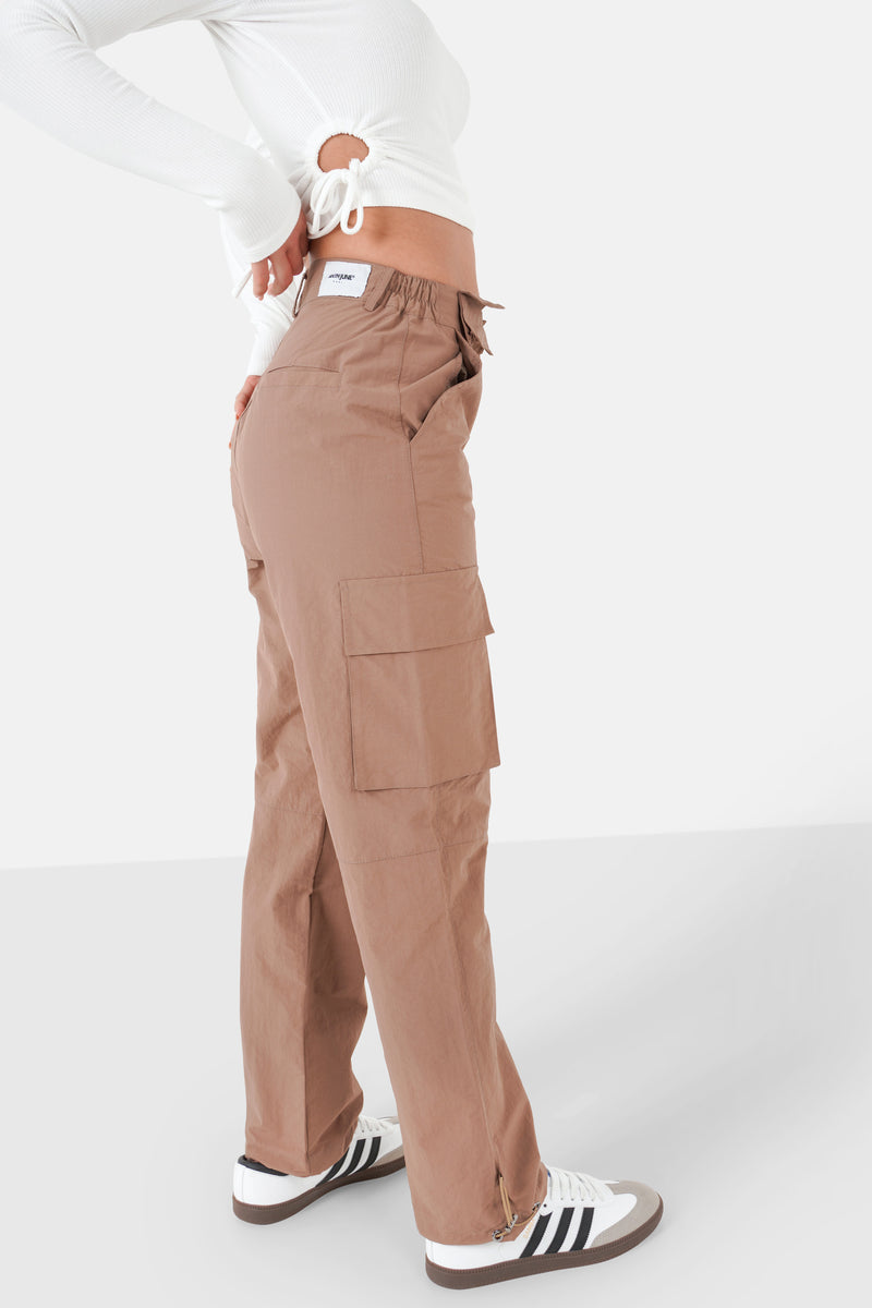 Pantalon poches cargo nylon Marron
