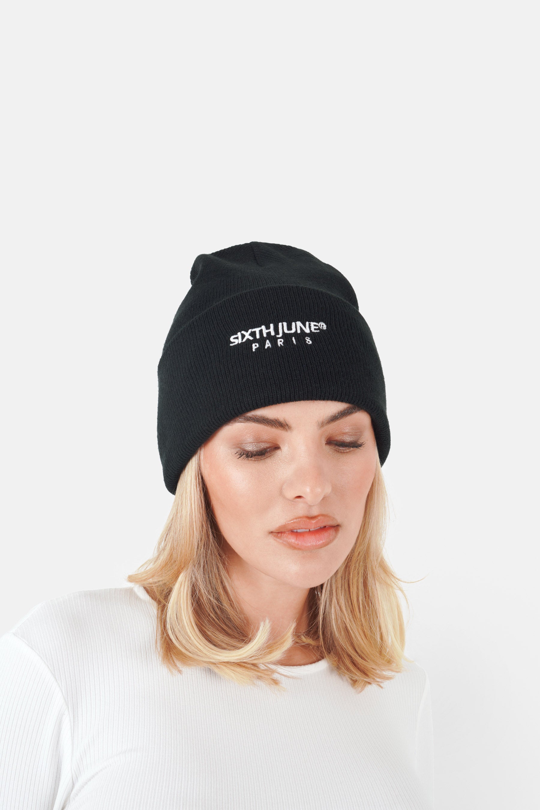 Embroidered logo beanie Black – Sixth June