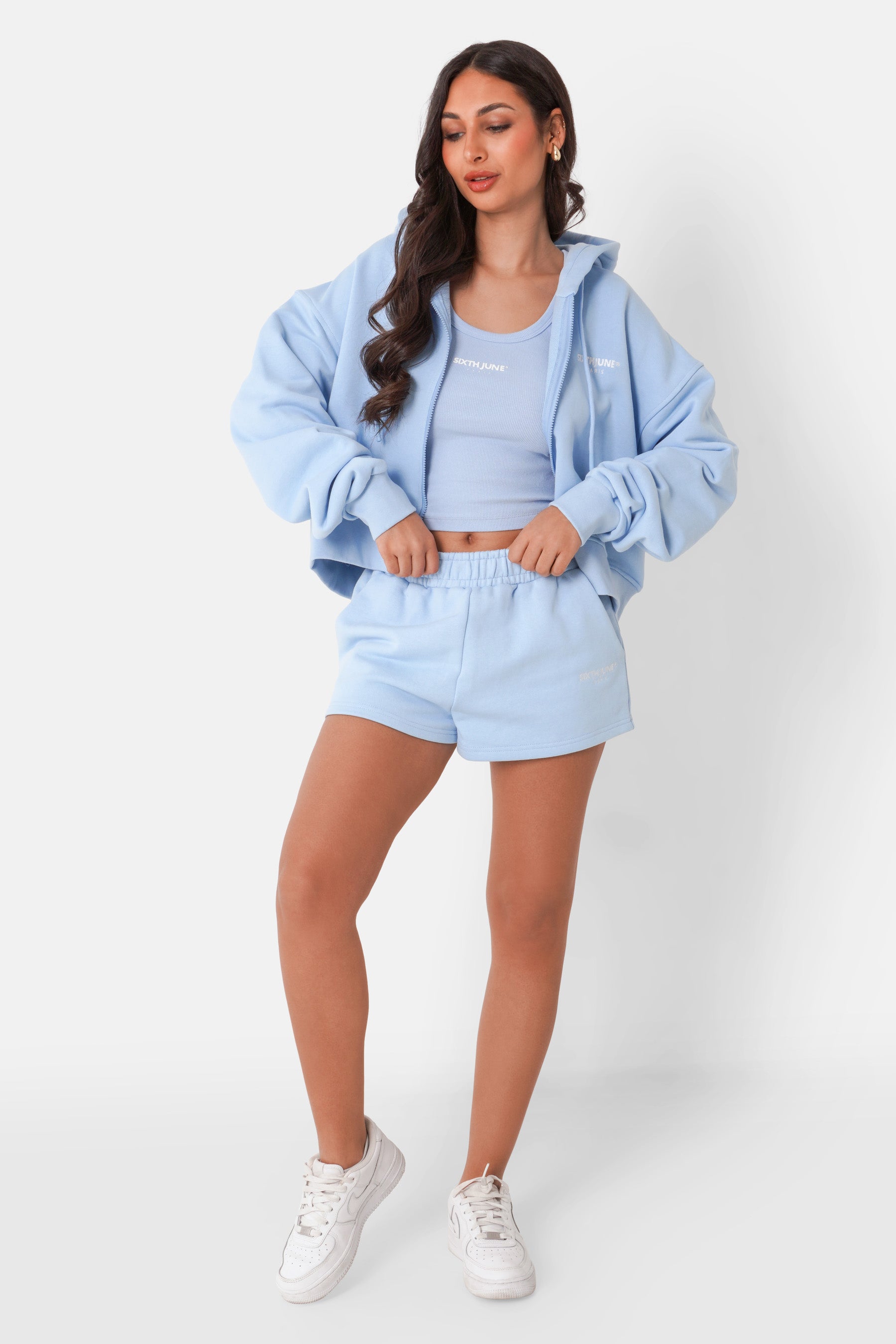 Short court logo brodé Bleu clair