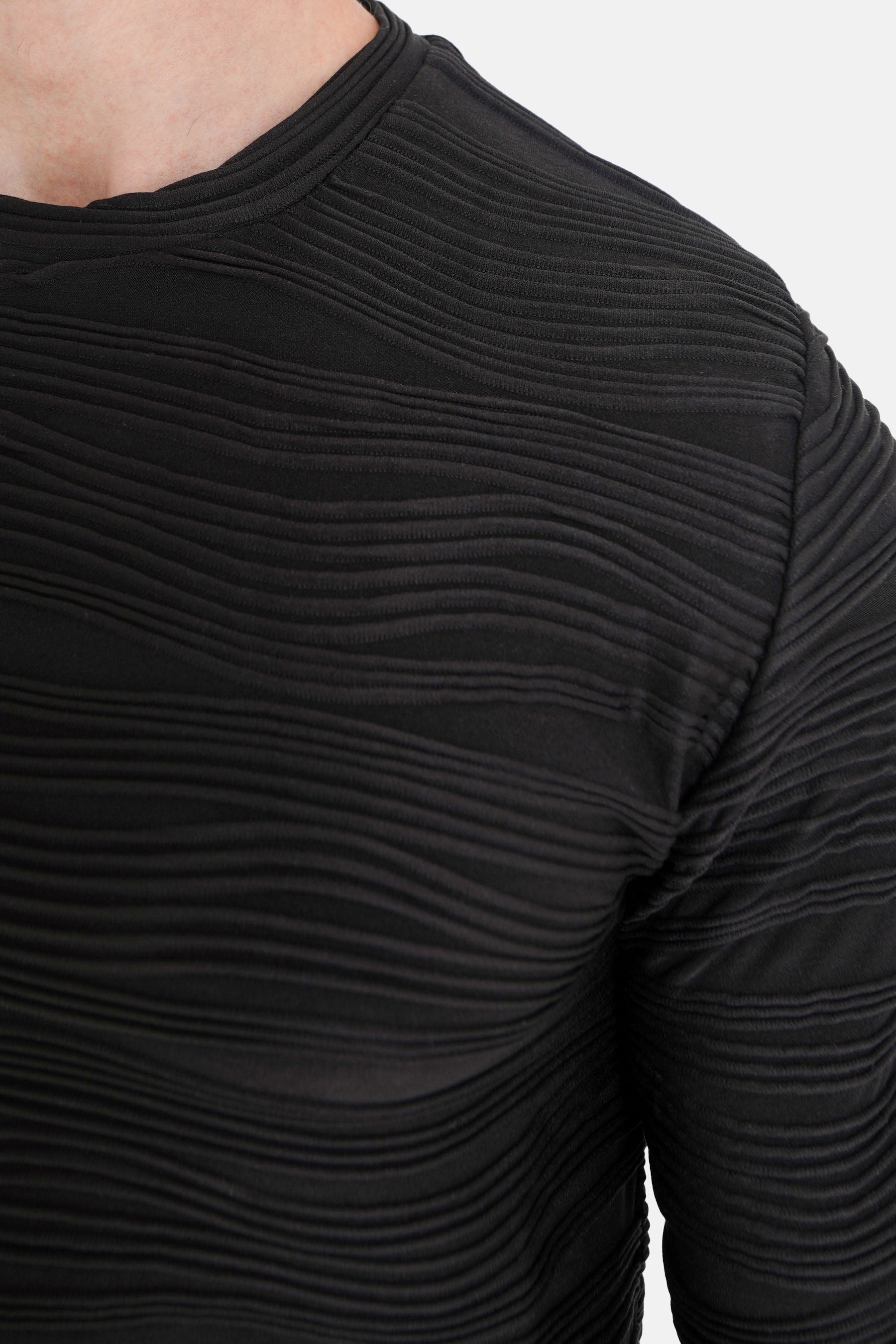 Waves Relief T-Shirt Black