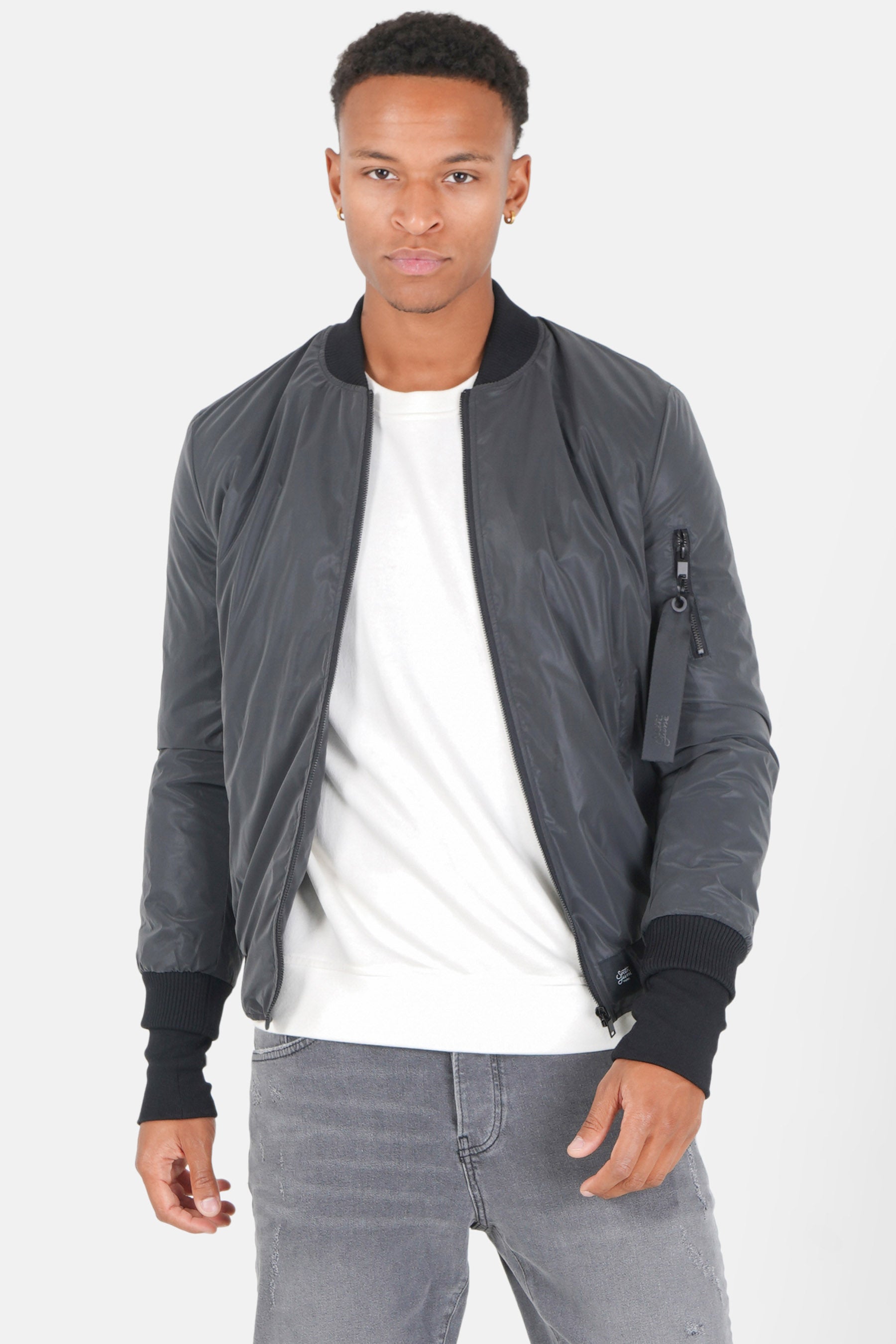 Schwarze reflektierende Bomberjacke