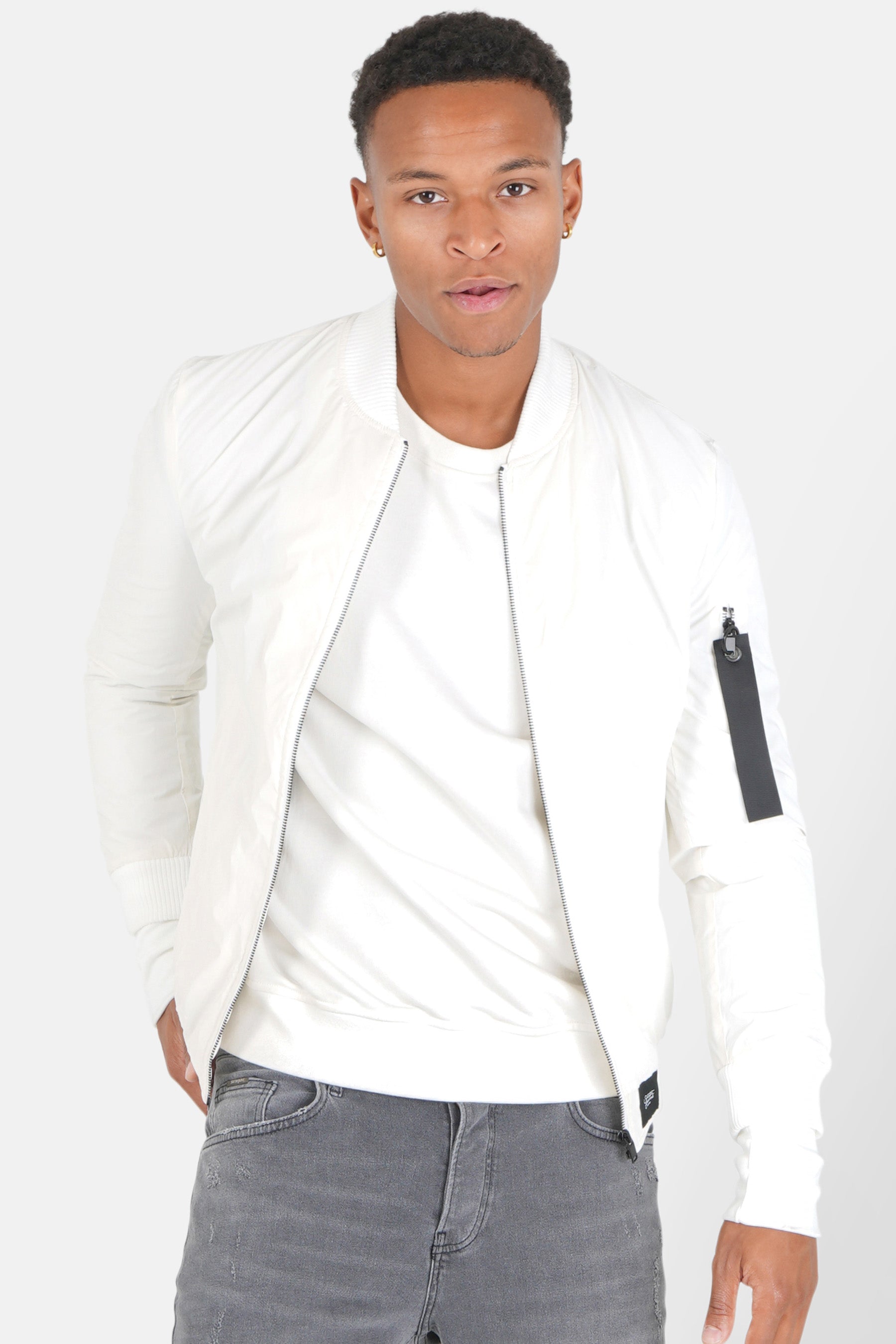 Weiße reflektierende Bomberjacke