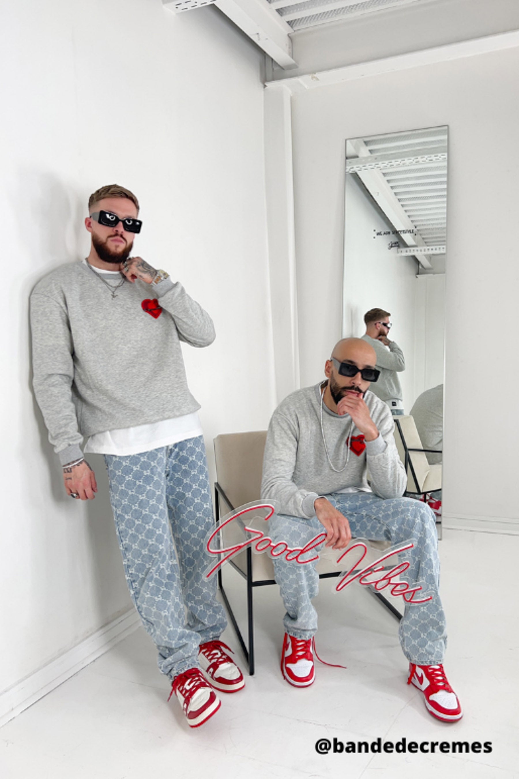 Embroidered heart Sweatshirt Grey