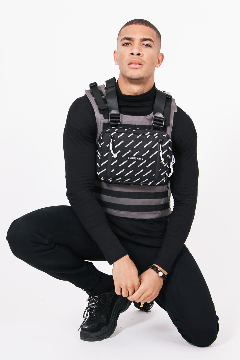BumBumBag - Petit sac poitrine logomania zips noir