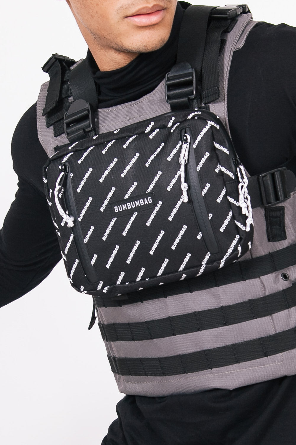 BumBumBag - Petit sac poitrine logomania zips noir