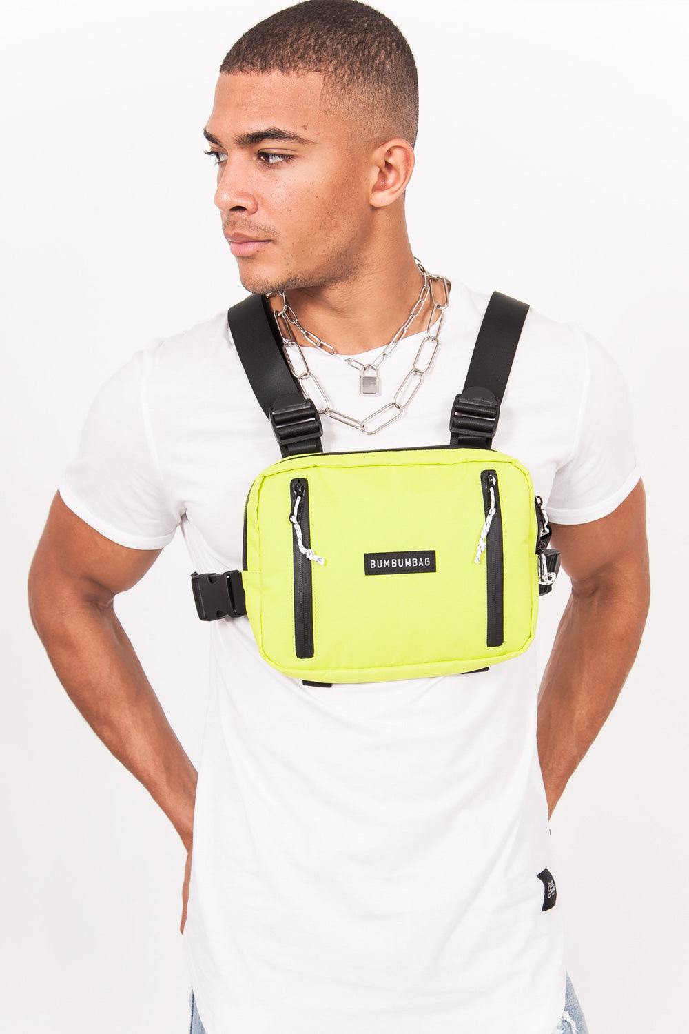 BumBumBag - Petit sac poitrine texte zips vert