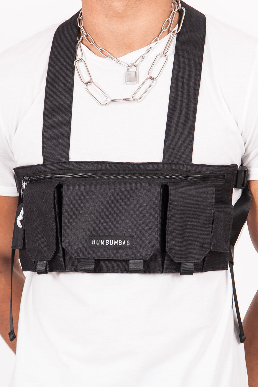 BumBumBag - Sac poitrine multipoches texte noir