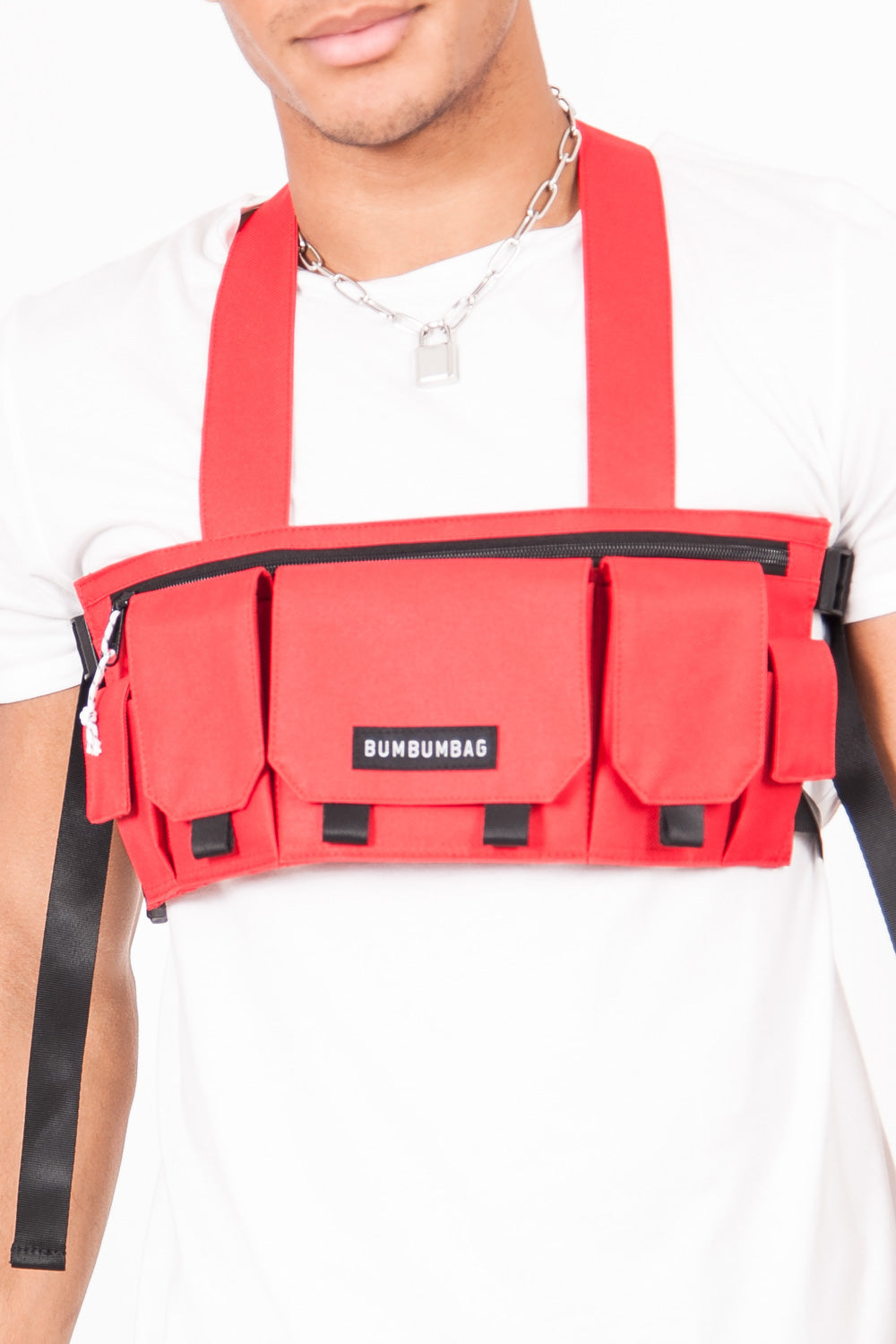 BumBumBag - Sac poitrine multipoches texte rouge