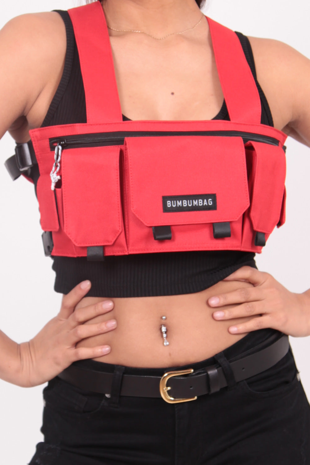 BumBumBag - Sac poitrine multipoches texte rouge