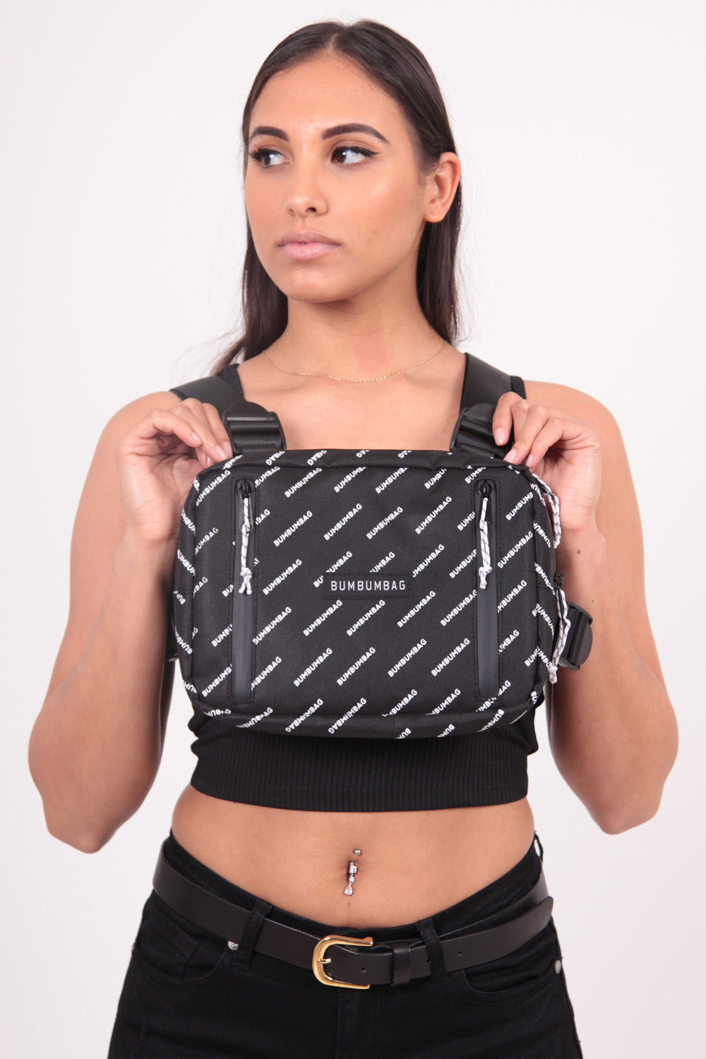 BumBumBag - Petit sac poitrine logomania zips noir