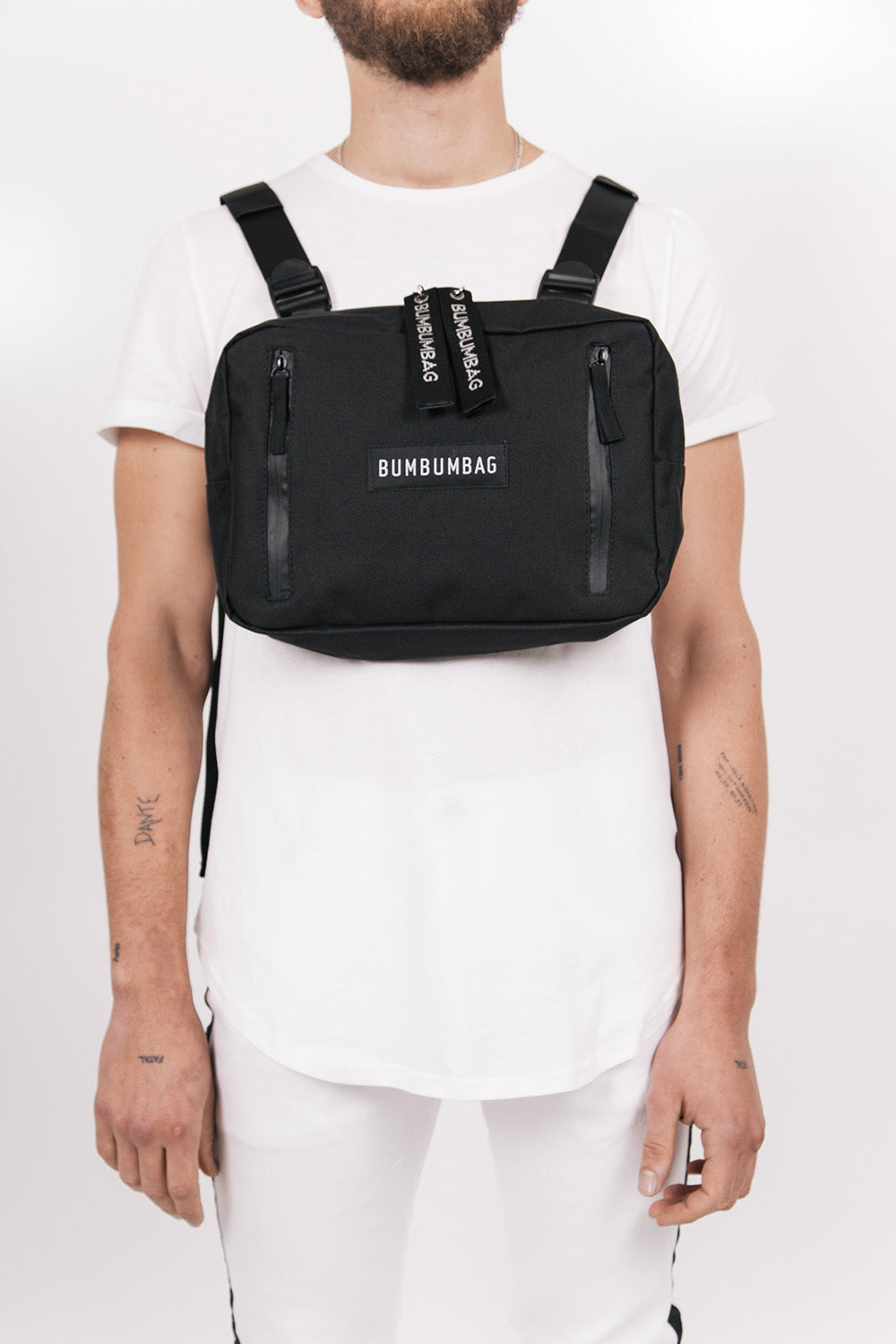 BumBumBag - Sac poitrine texte zips noir