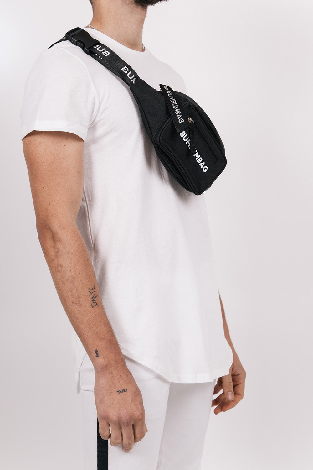 BumBumBag - Sac banane texte double zips noir