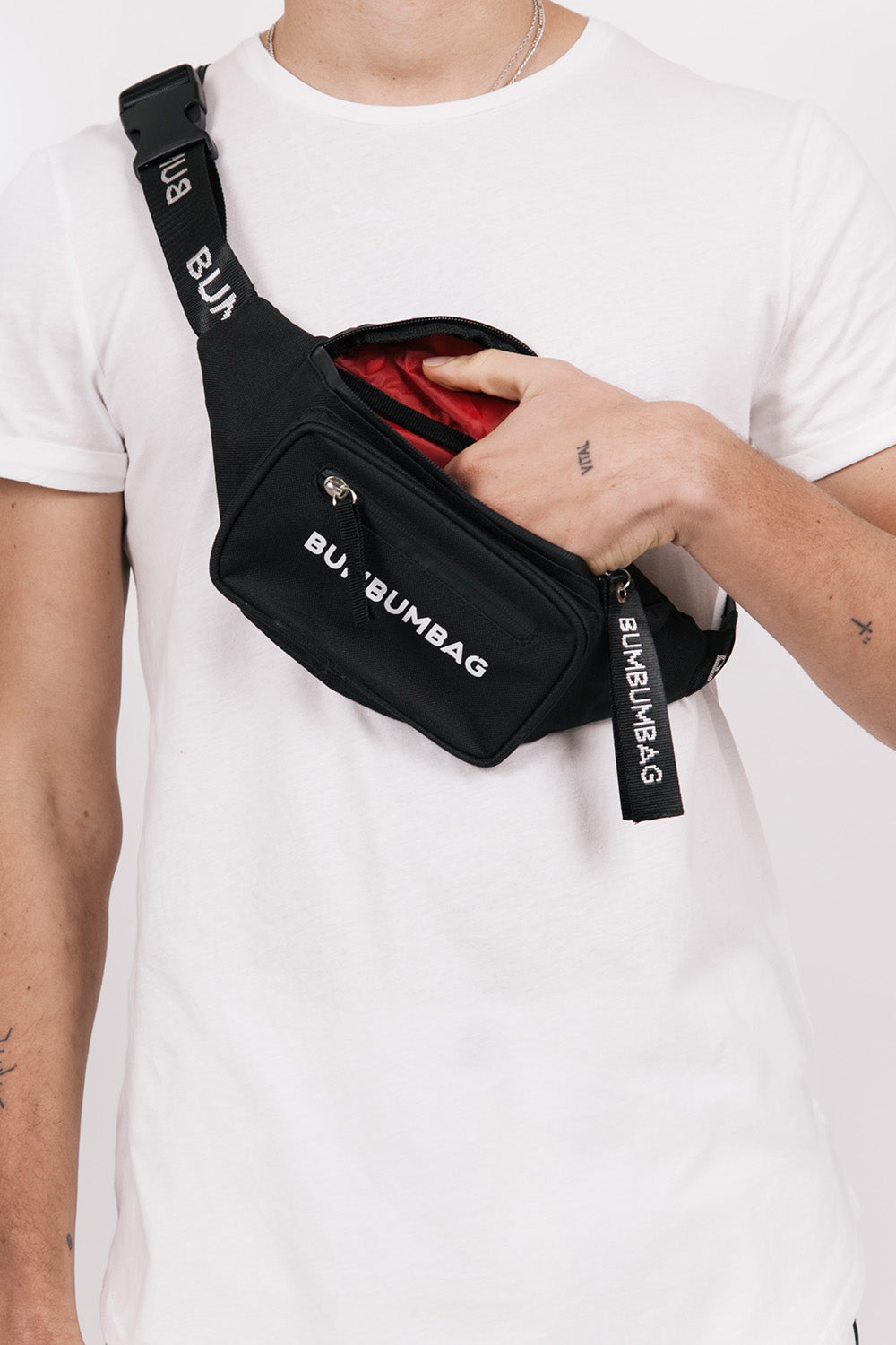 BumBumBag - Sac banane texte double zips noir