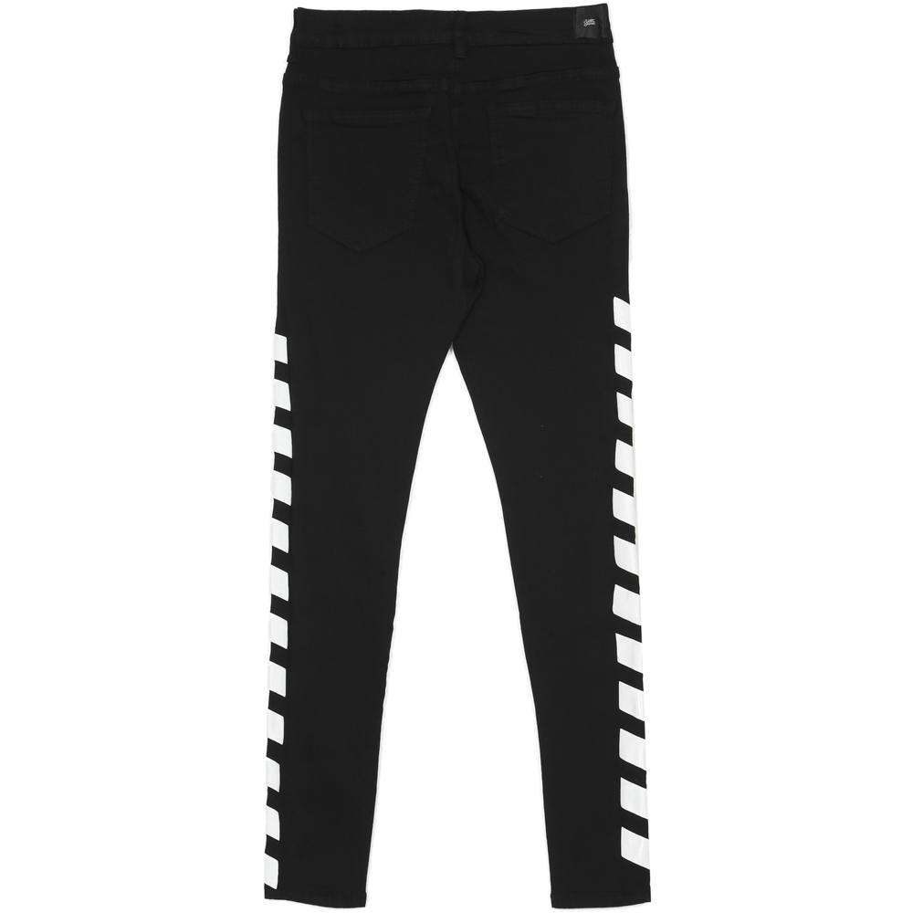 Schwarz-weiße Jeans mit diagonalen Streifen
