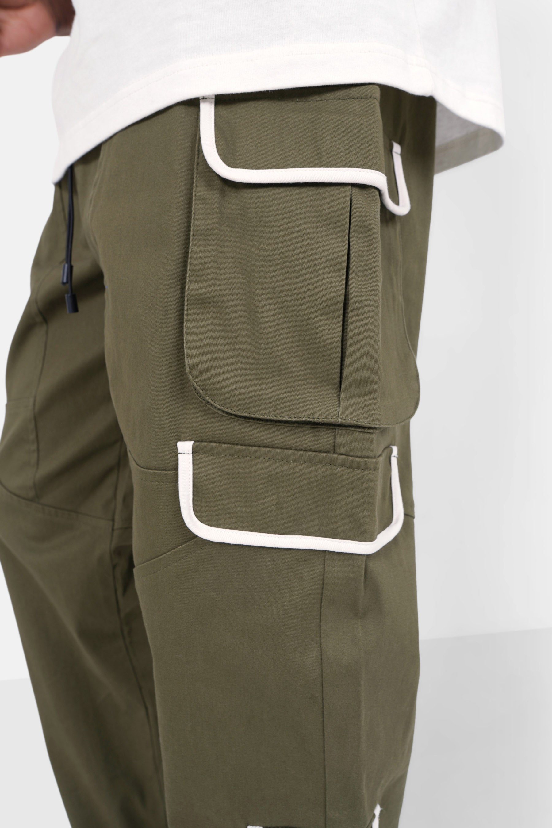 Pantalon cargo muti poches droit Vert
