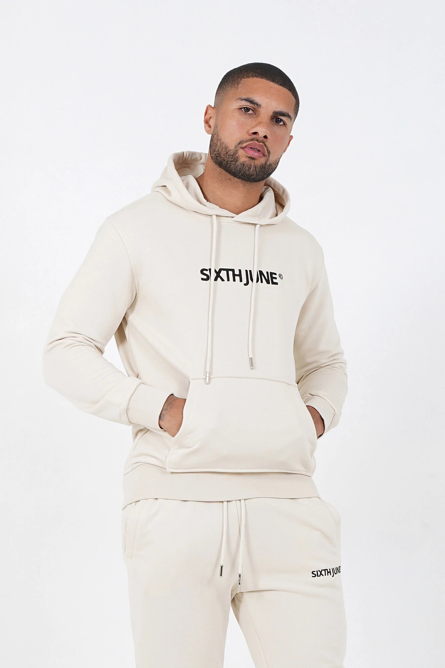 Sixth June - Jogging + sweat capuche logo brodé Beige
