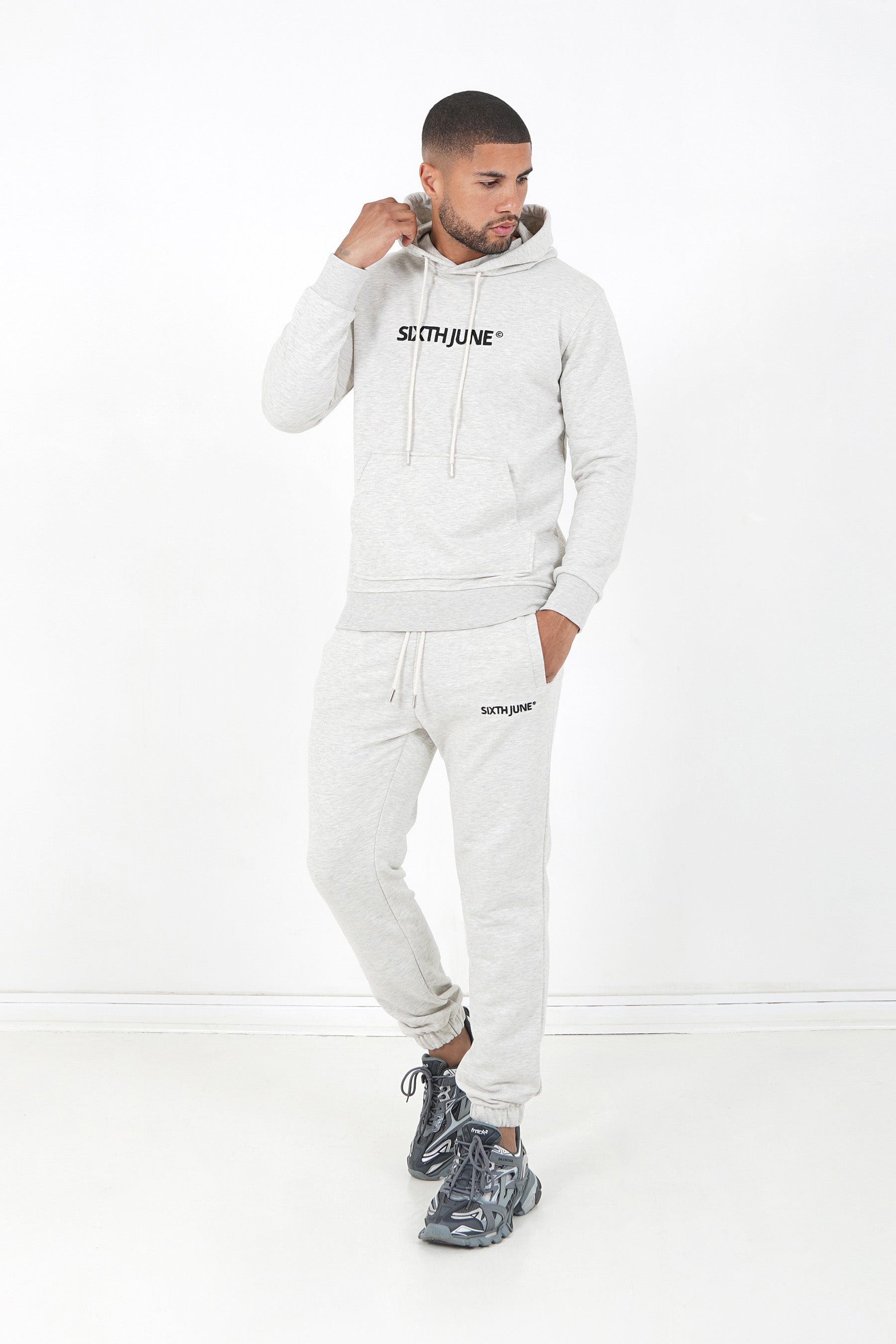 Sixth June - Jogging + sweat capuche logo brodé Gris clair
