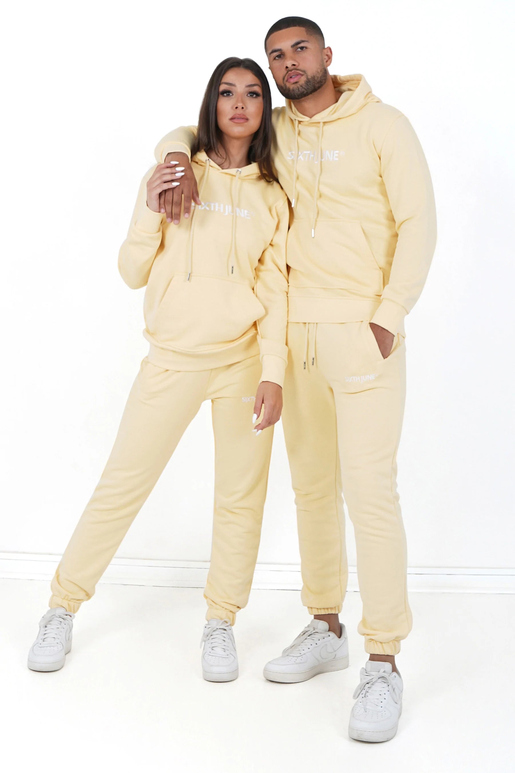 Sixth June - Jogging + sweat capuche logo brodé Jaune