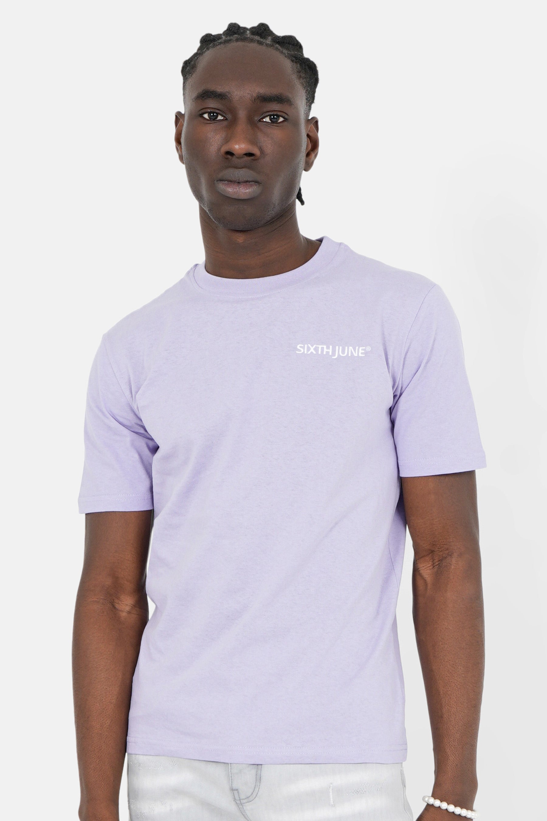 Weiches T-Shirt mit aufgesticktem Logo. Dunkellila