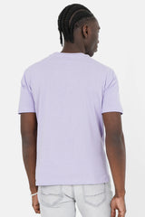 Weiches T-Shirt mit aufgesticktem Logo. Dunkellila