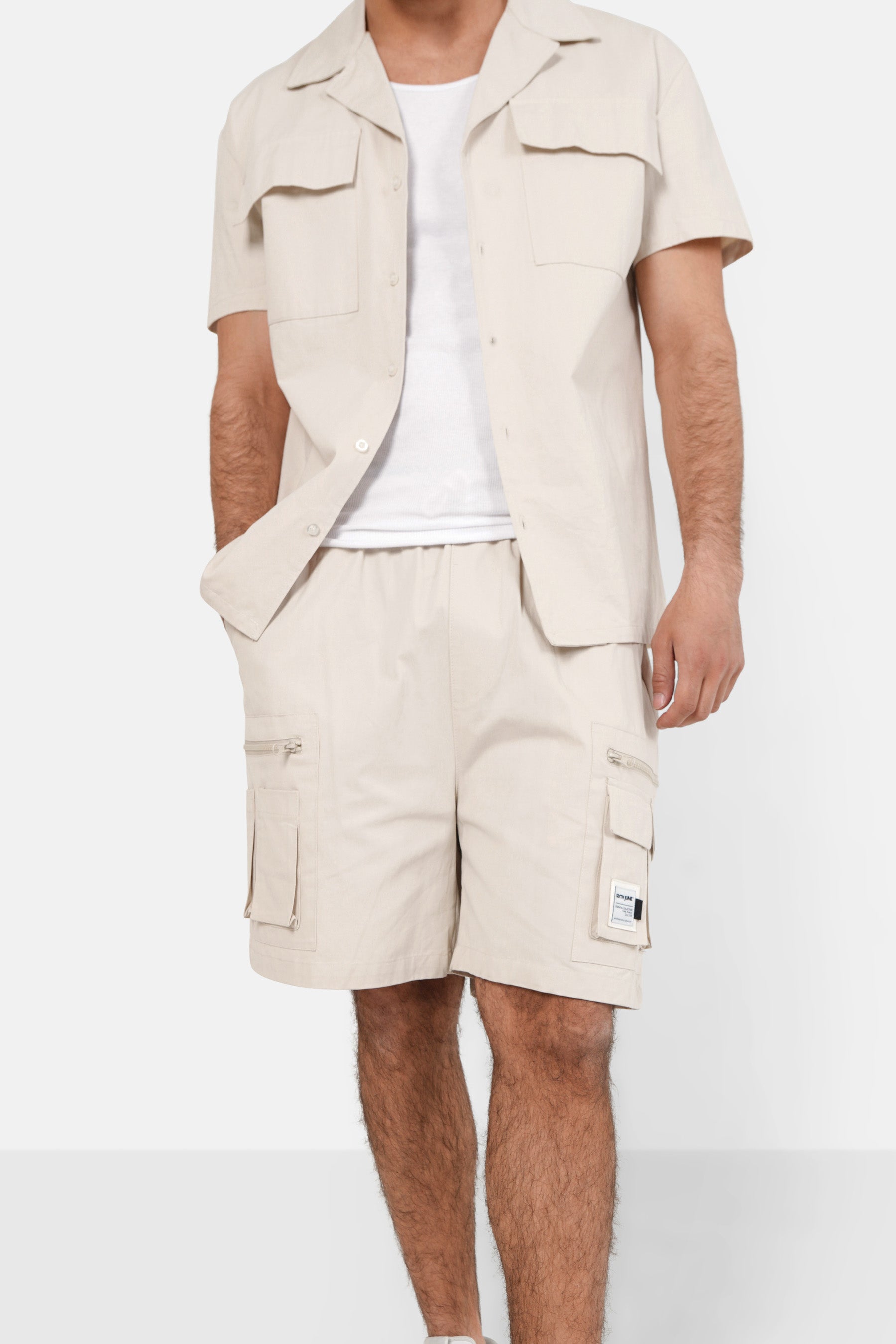 Utility pockets shorts Beige