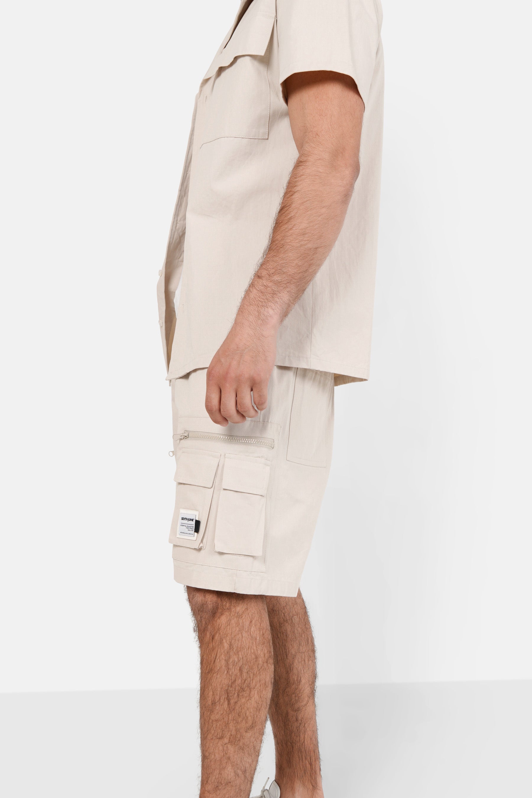 Utility pockets shorts Beige