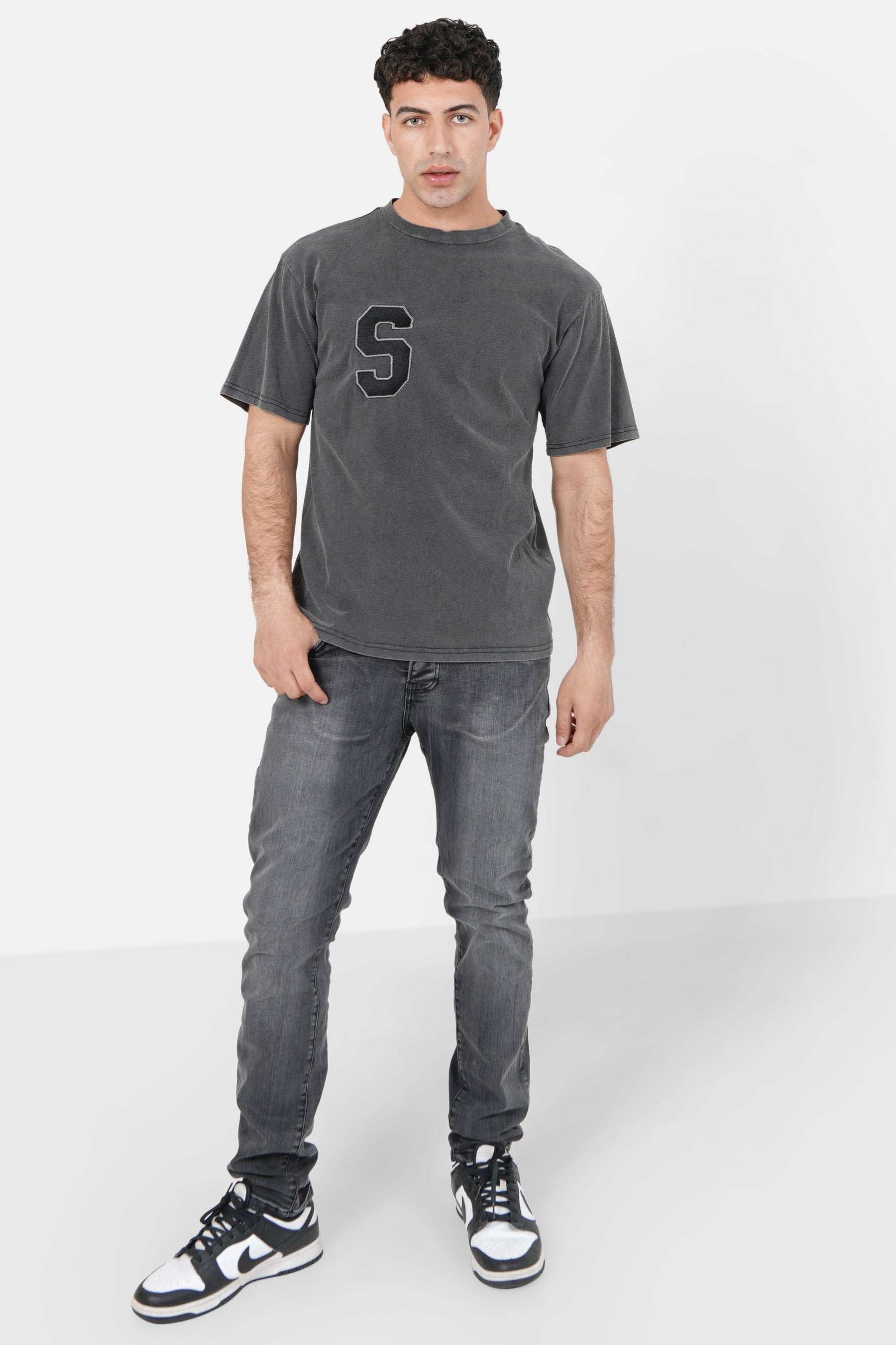 T-shirt college logo brodé Gris foncé