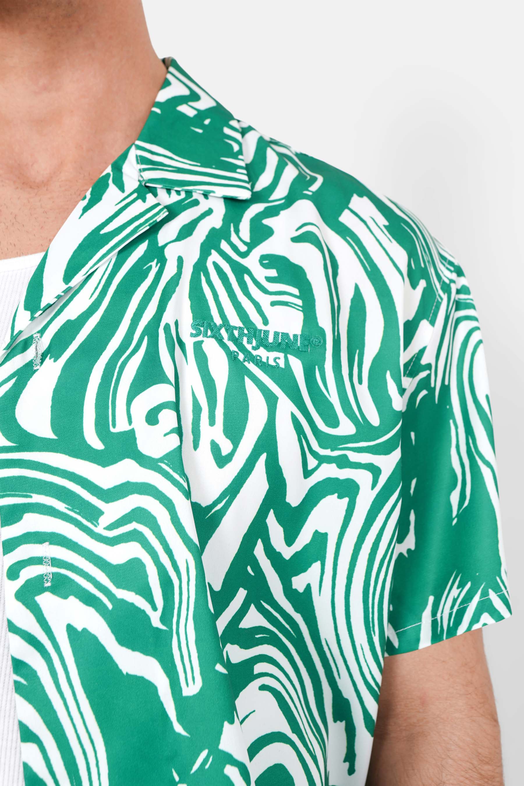 Kurzärmliges bedrucktes Hemd Grün