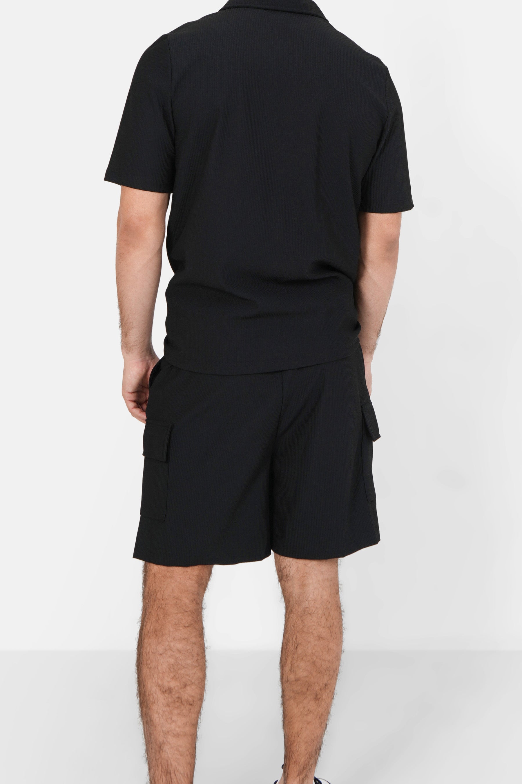 Cargo pockets pleated shorts Black